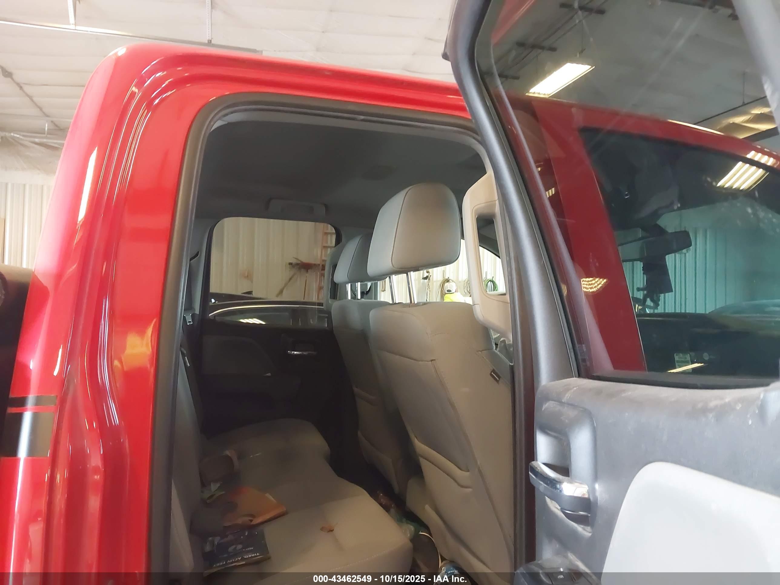 CHEVROLET SILVERADO image 8