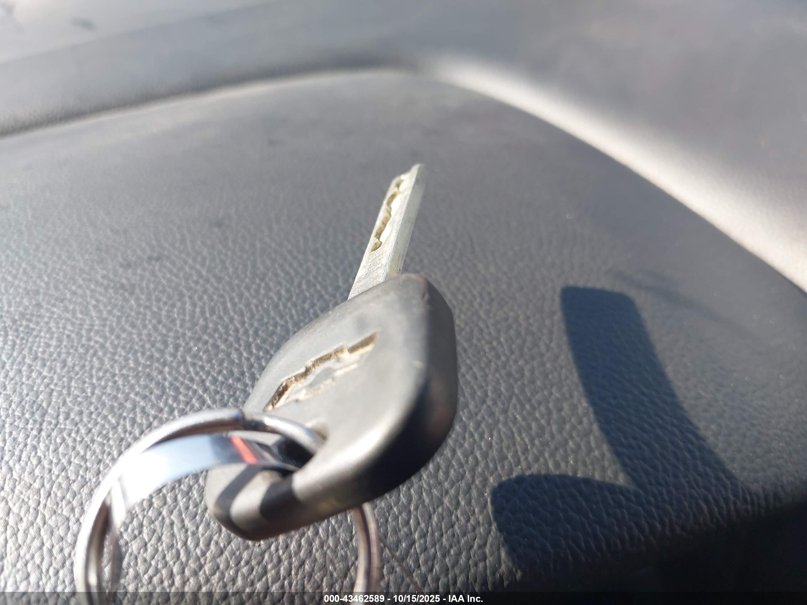 CHEVROLET SILVERADO image 11