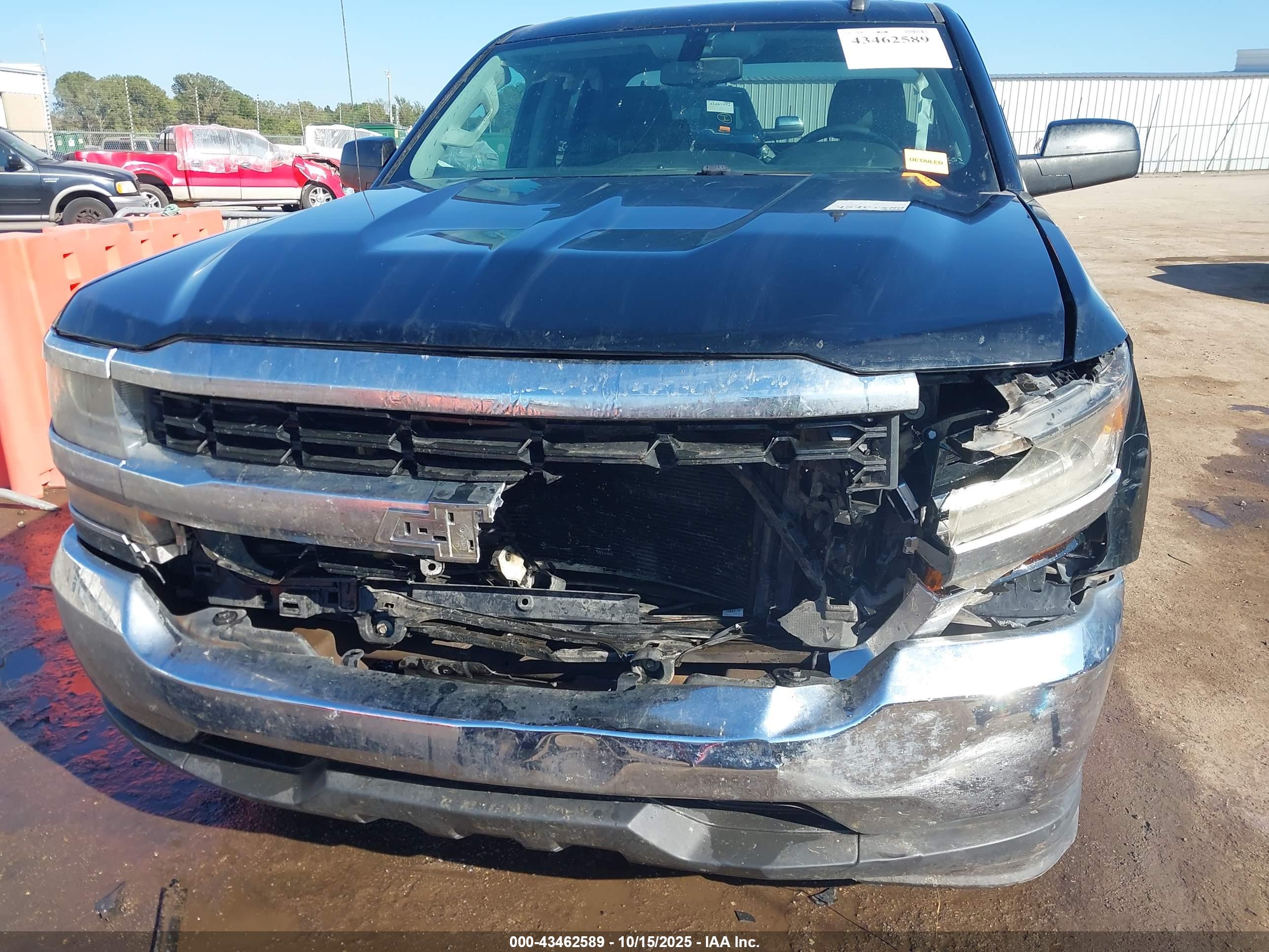 CHEVROLET SILVERADO image 6