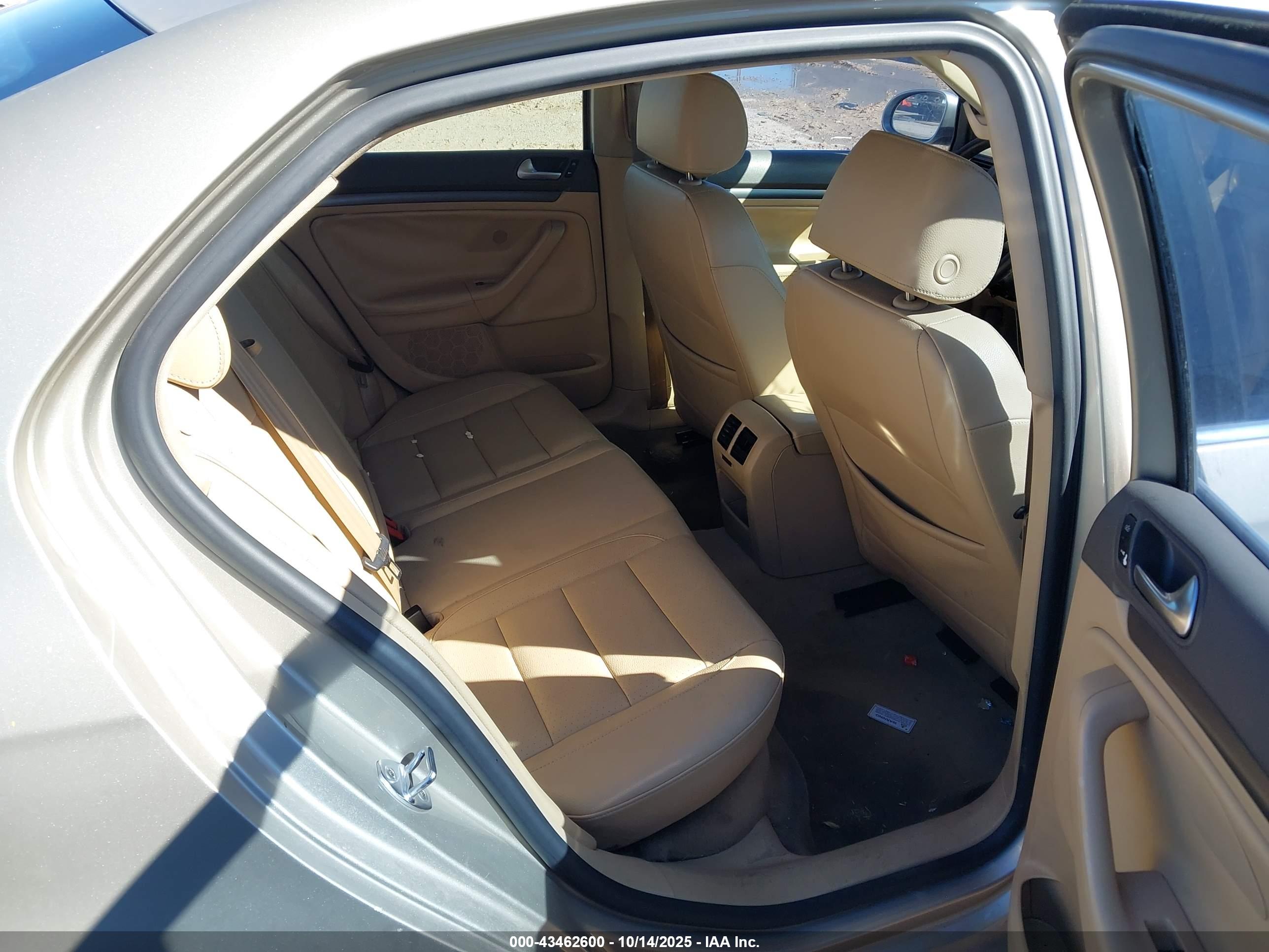 VOLKSWAGEN JETTA image 8