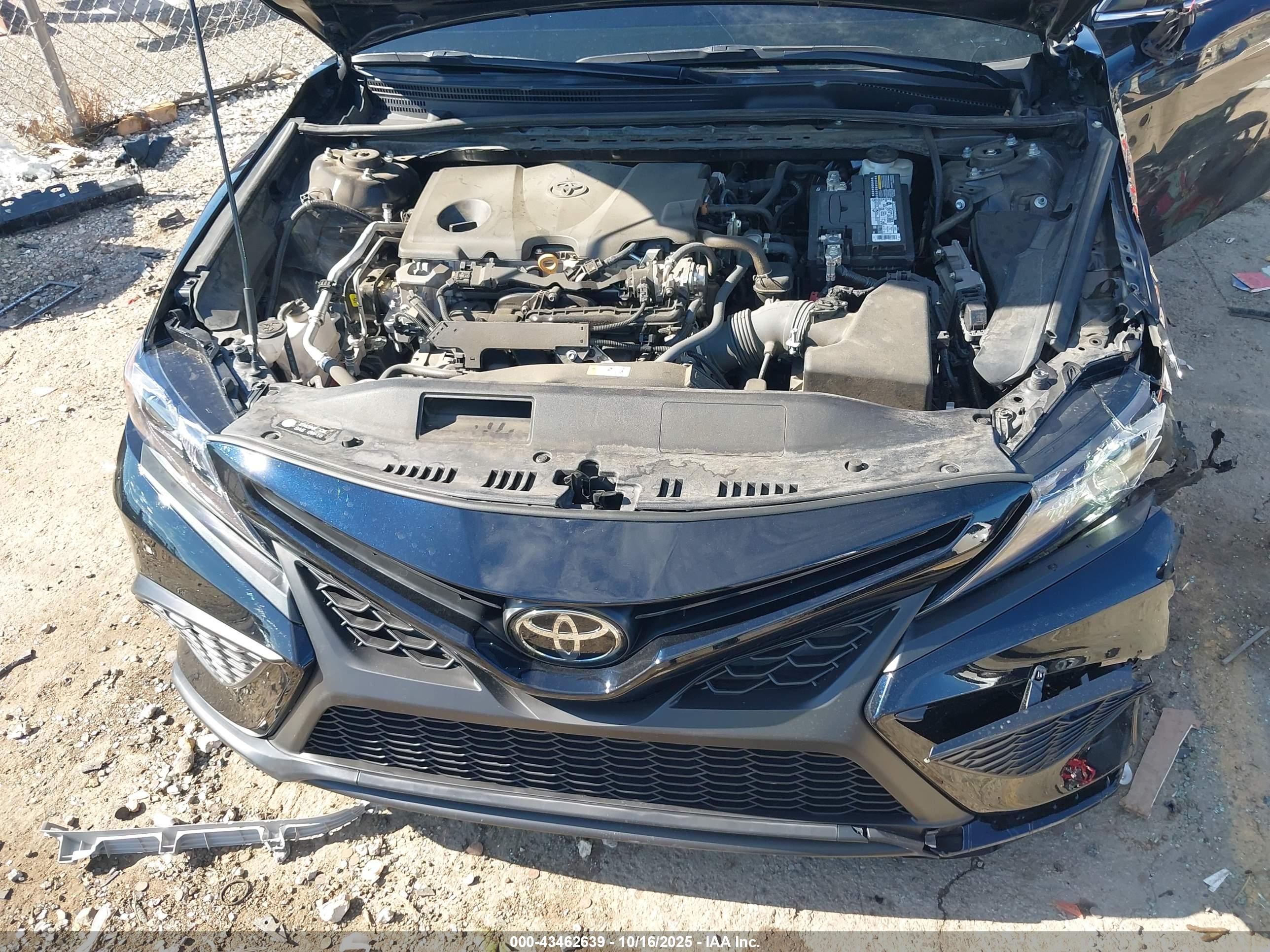 TOYOTA CAMRY image 10