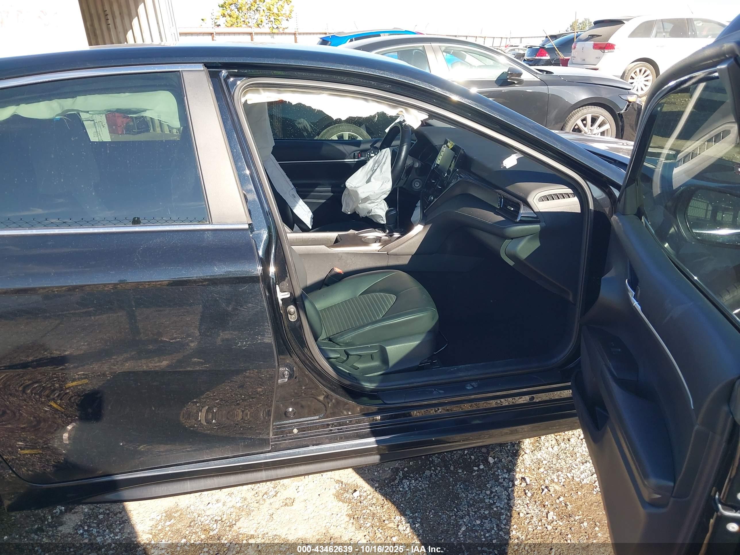 TOYOTA CAMRY image 5