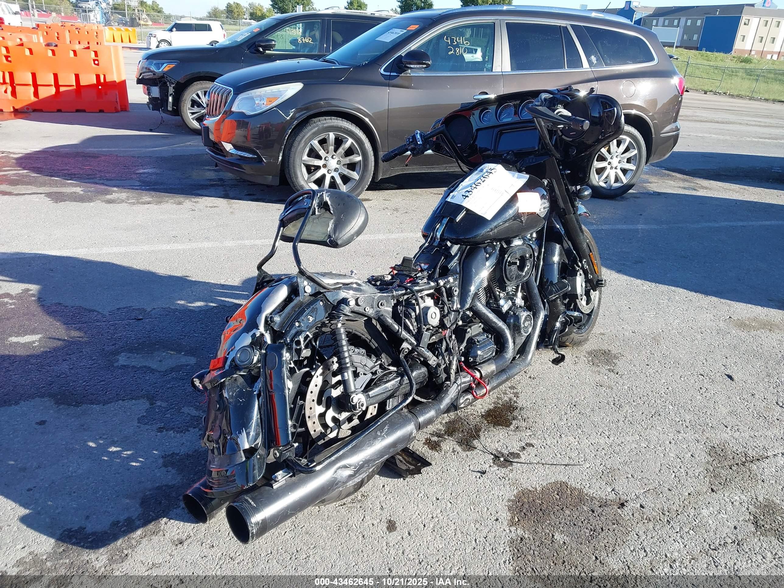 HARLEY-DAVIDSON FLHXS image 4
