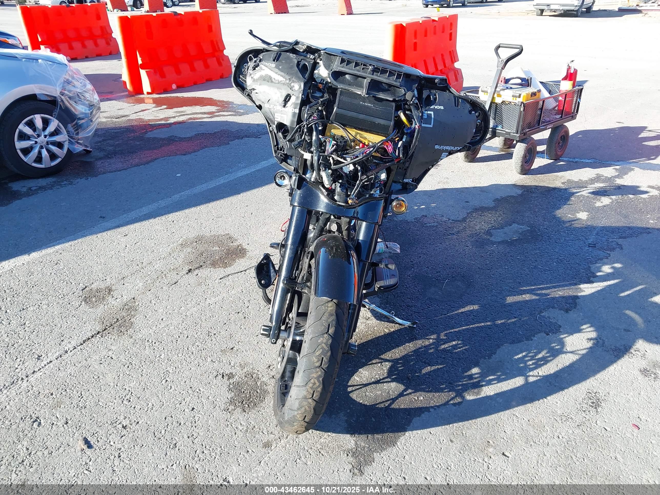 HARLEY-DAVIDSON FLHXS image 5