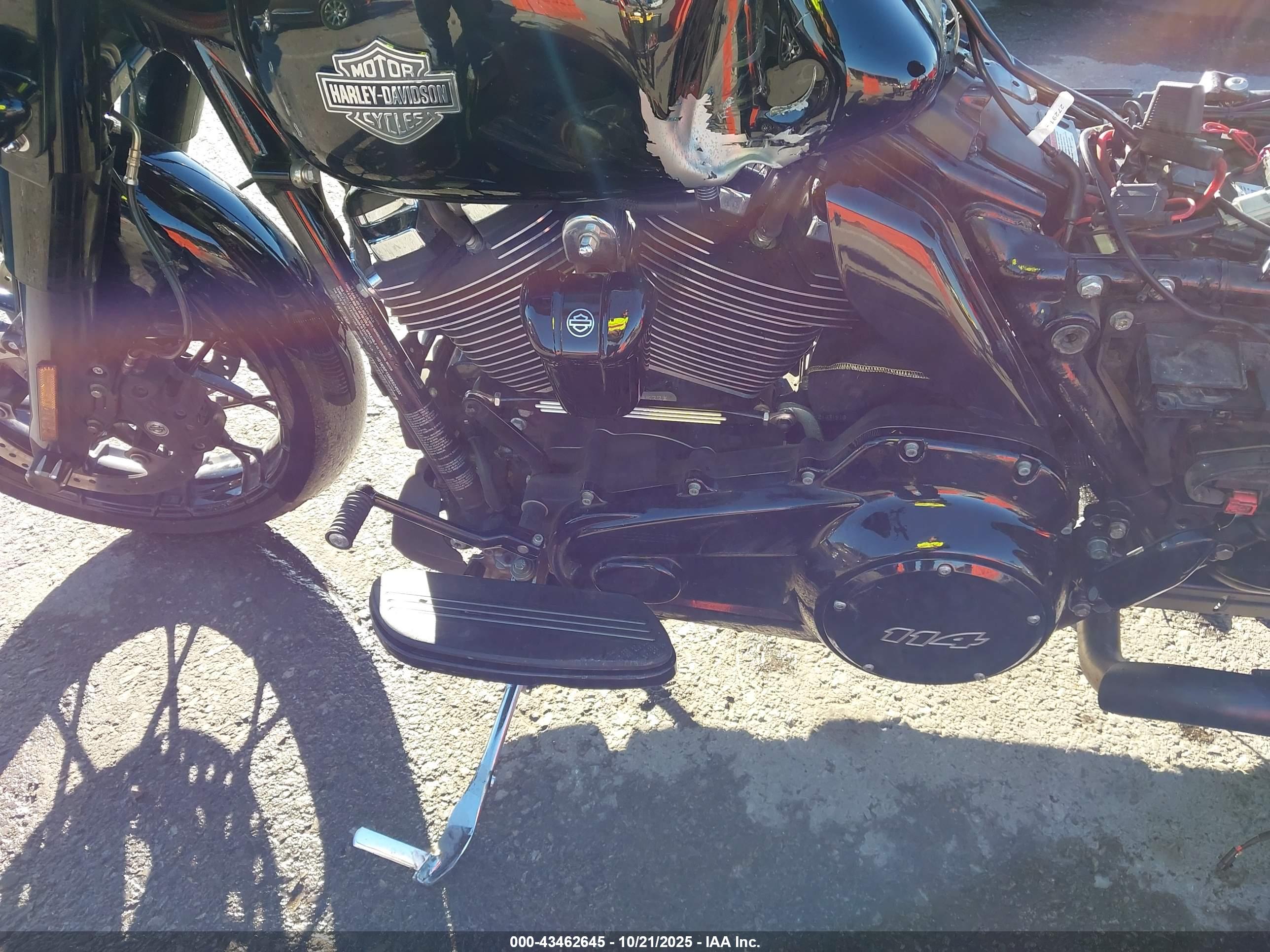 HARLEY-DAVIDSON FLHXS image 9