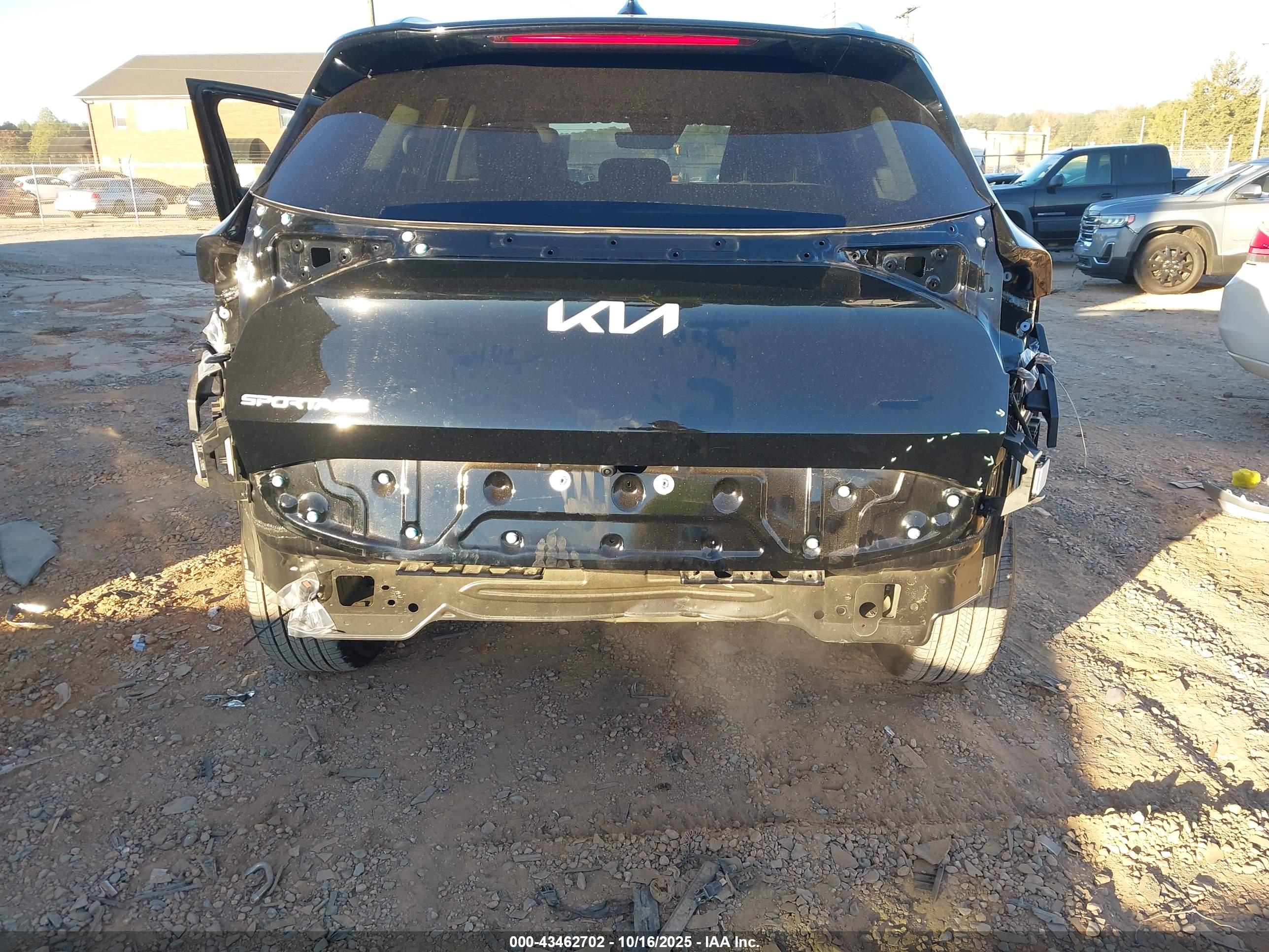 KIA SPORTAGE image 6