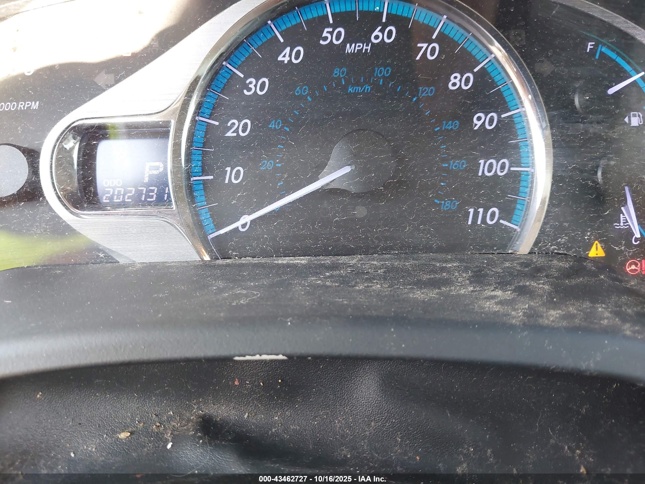 TOYOTA SIENNA image 7