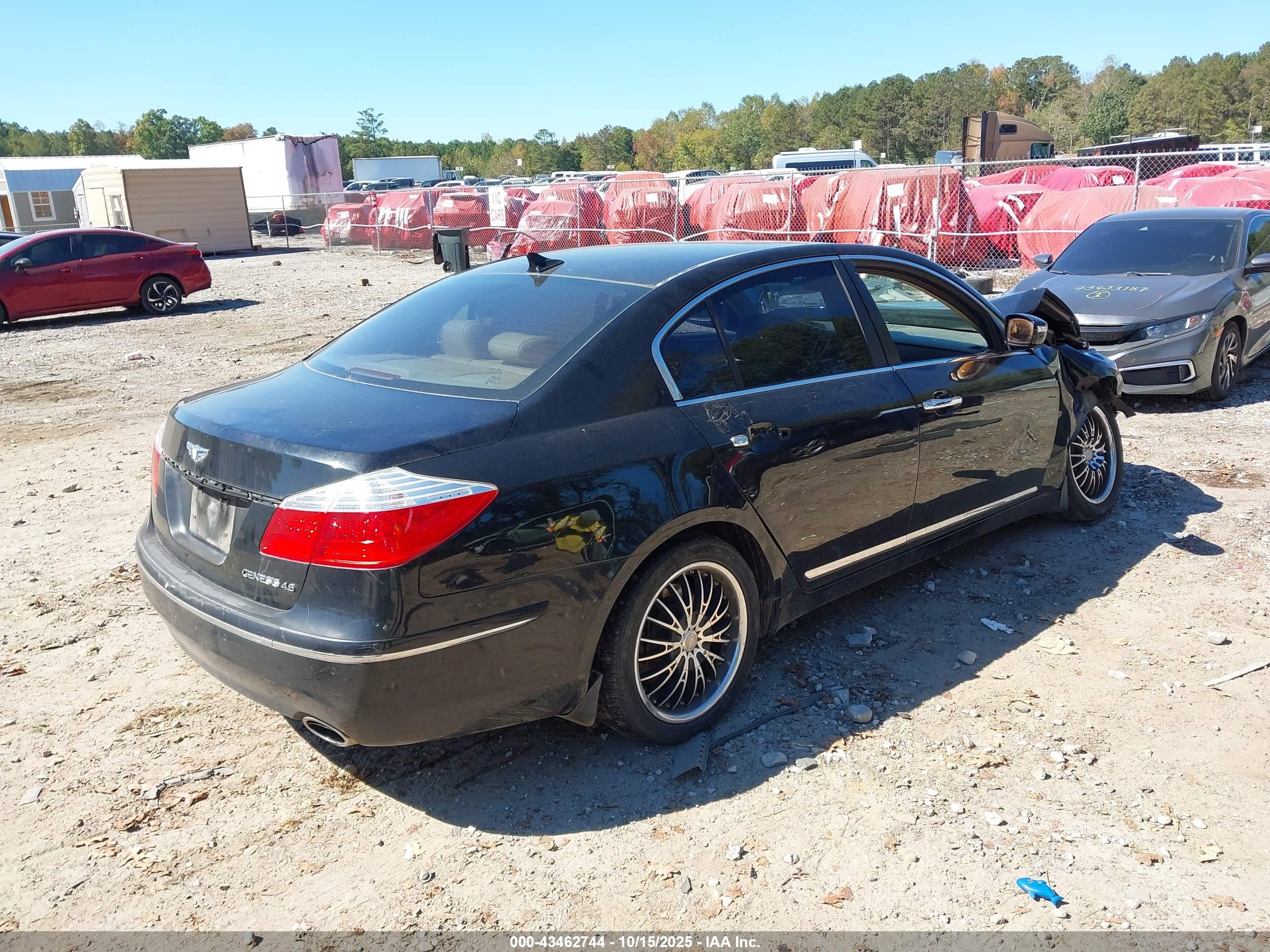 HYUNDAI GENESIS image 4