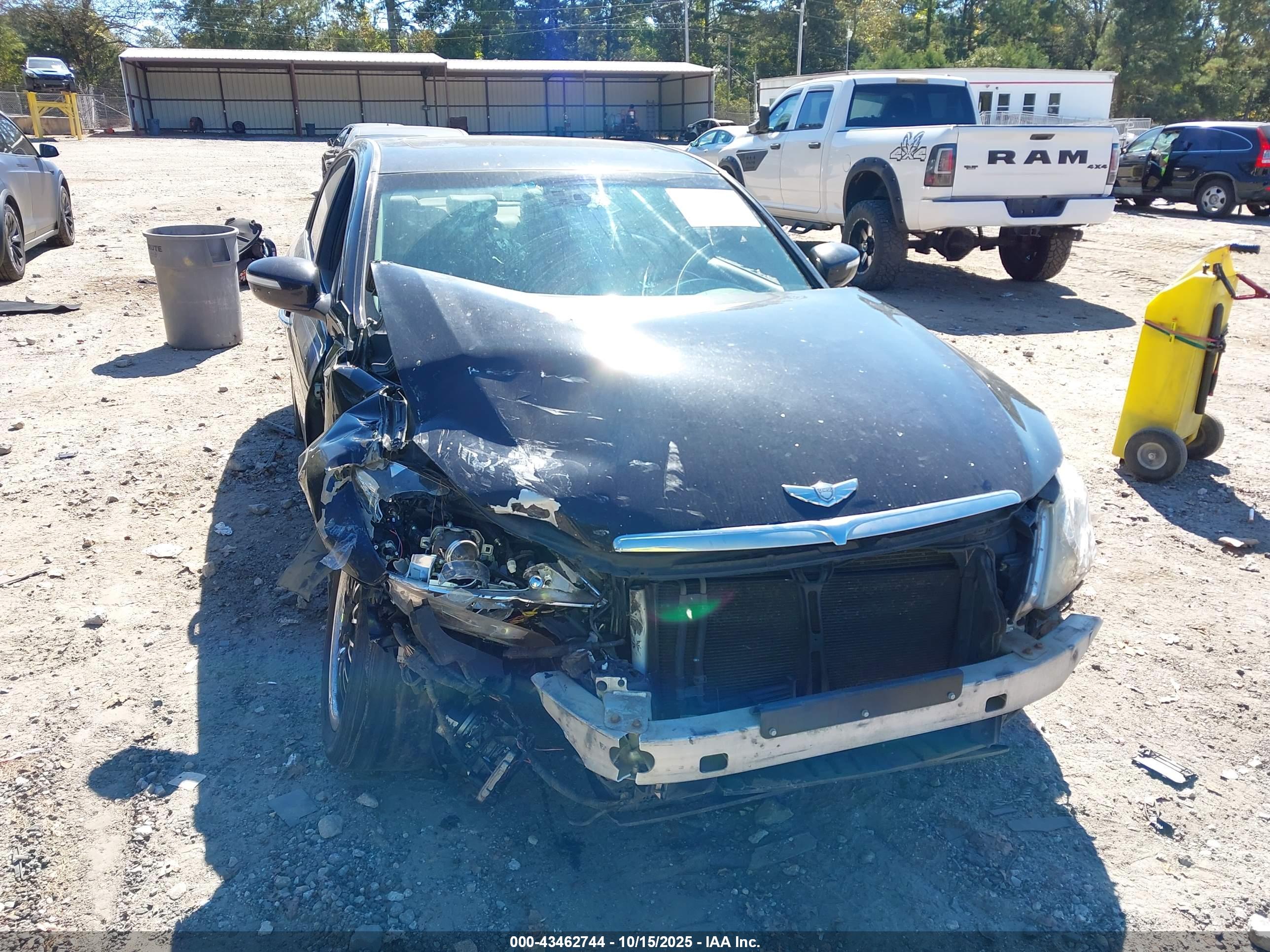 HYUNDAI GENESIS image 6
