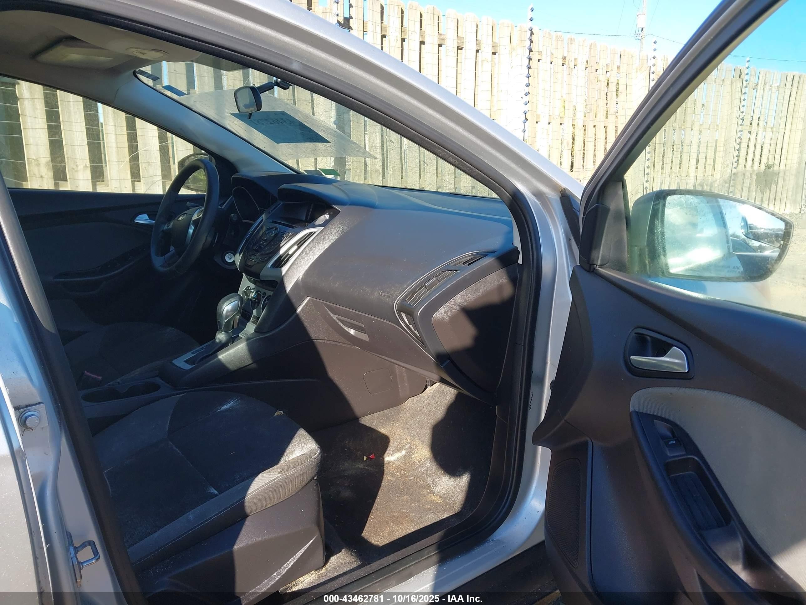 FORD FOCUS image 5