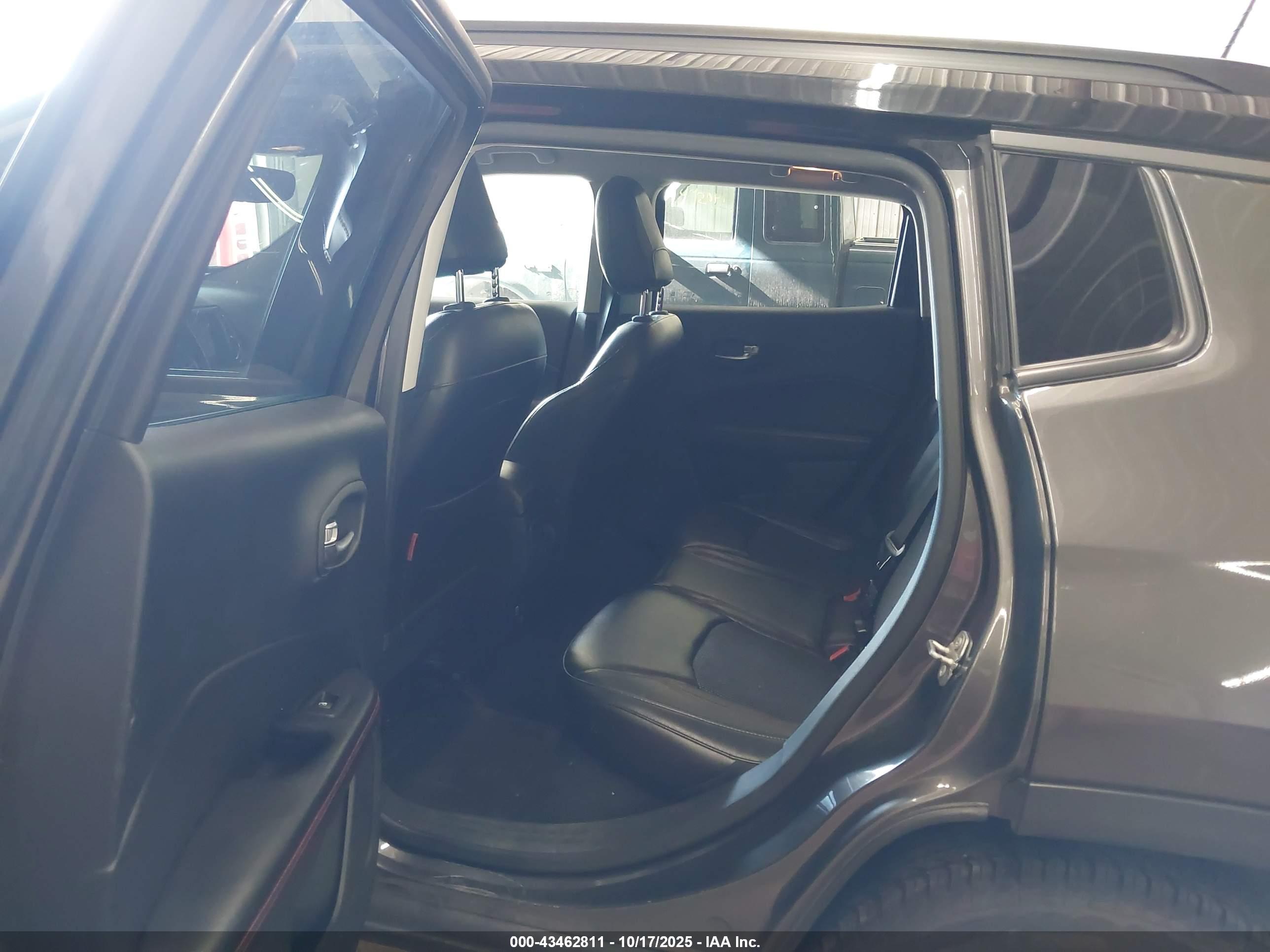 JEEP COMPASS image 8