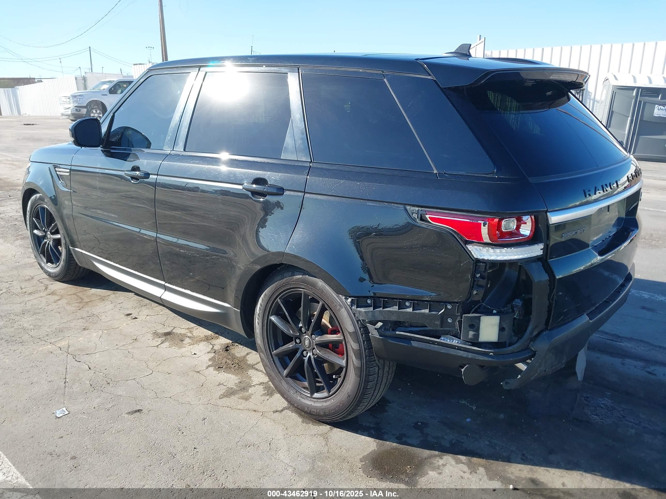 LAND ROVER image 3