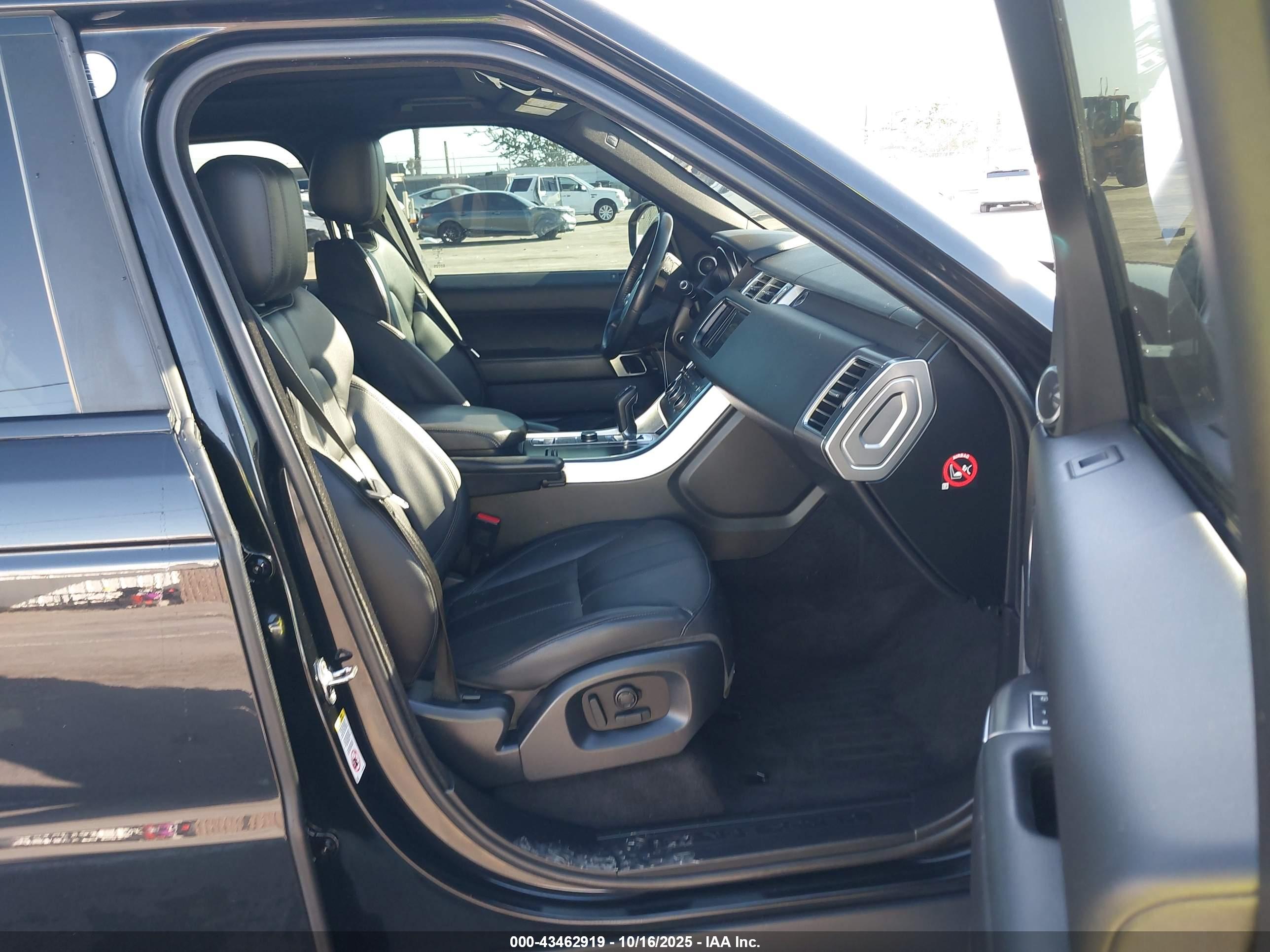 LAND ROVER image 5