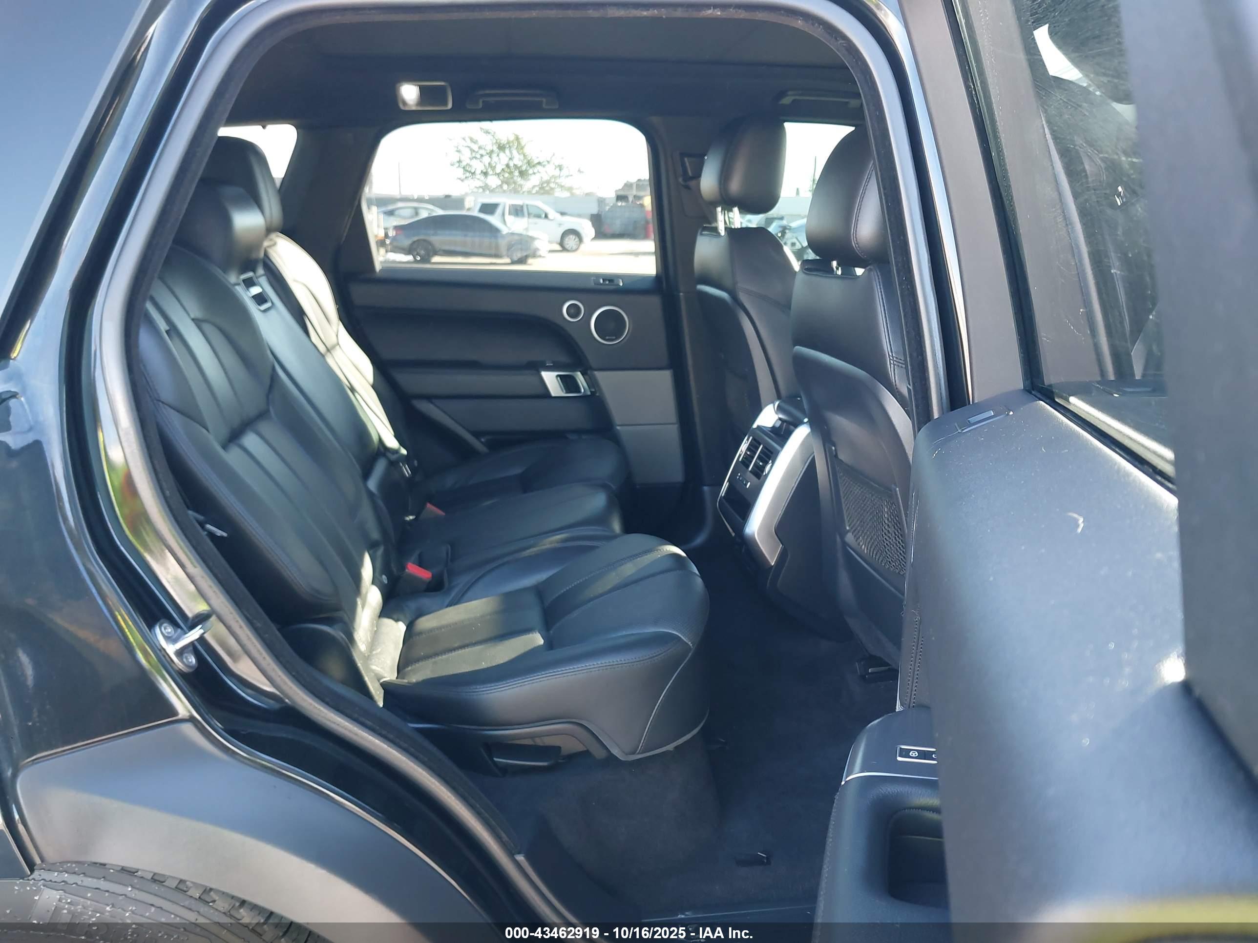 LAND ROVER image 8