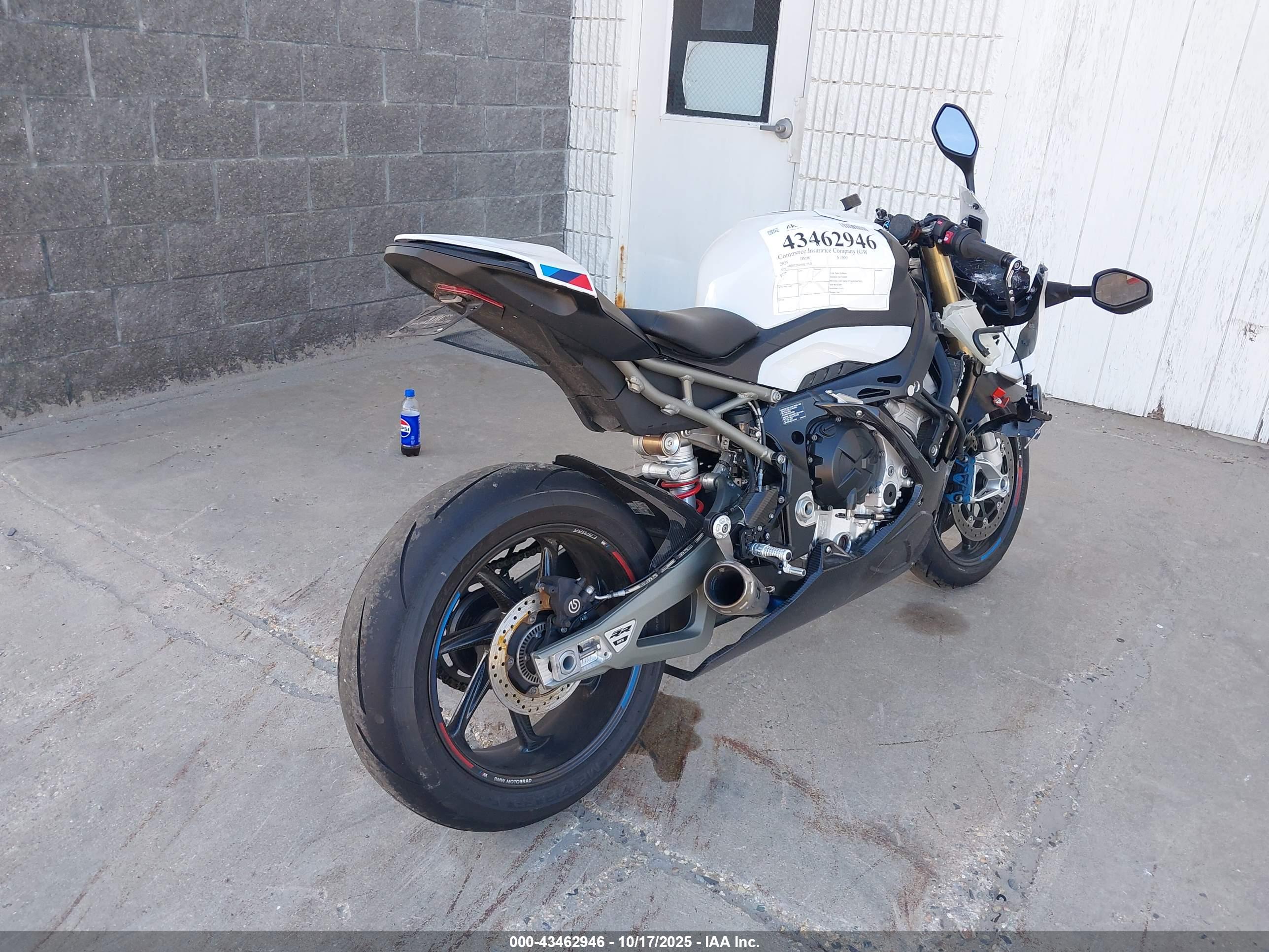 BMW S image 4