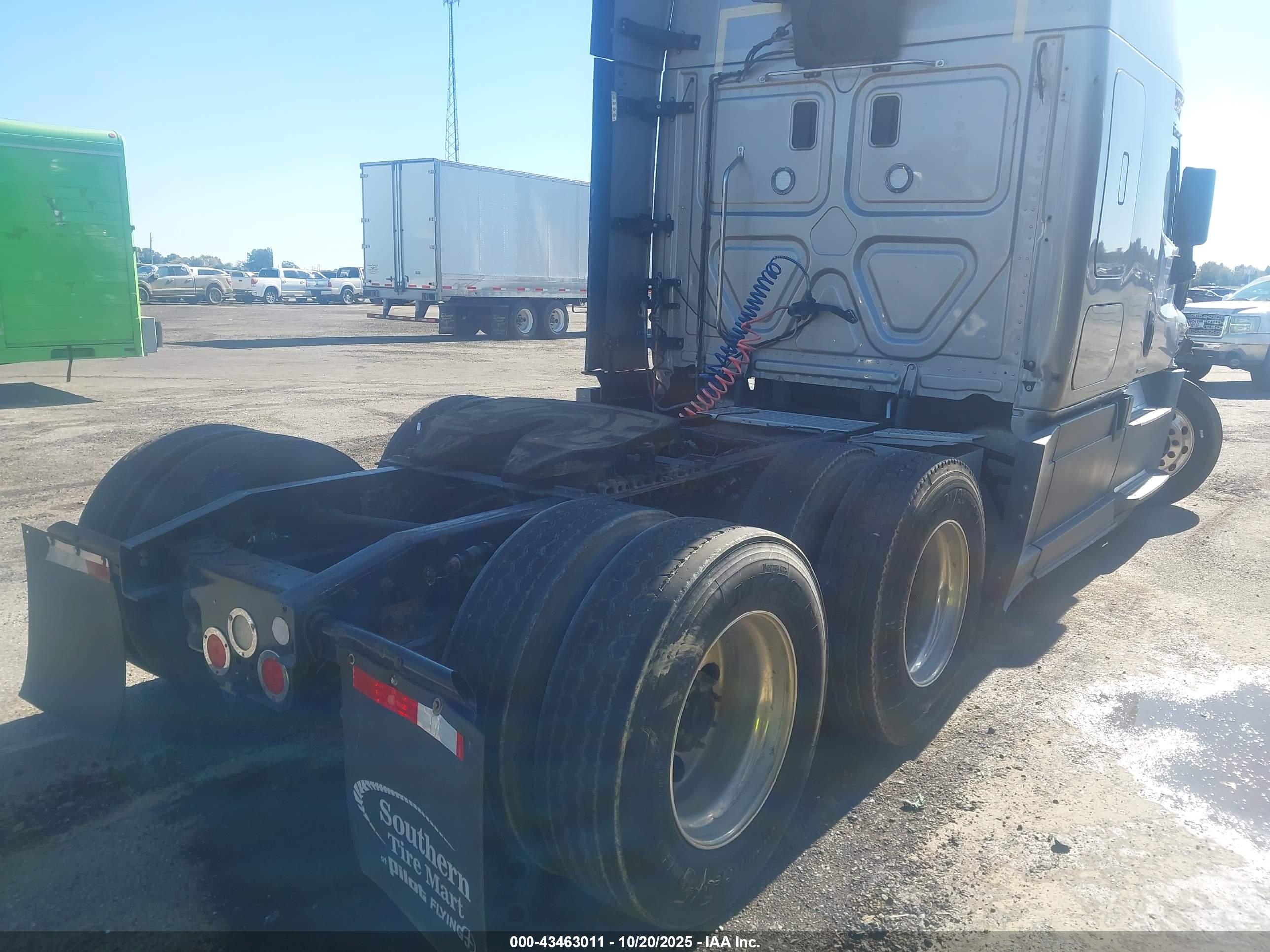 FREIGHTLINER CASCADIA image 4