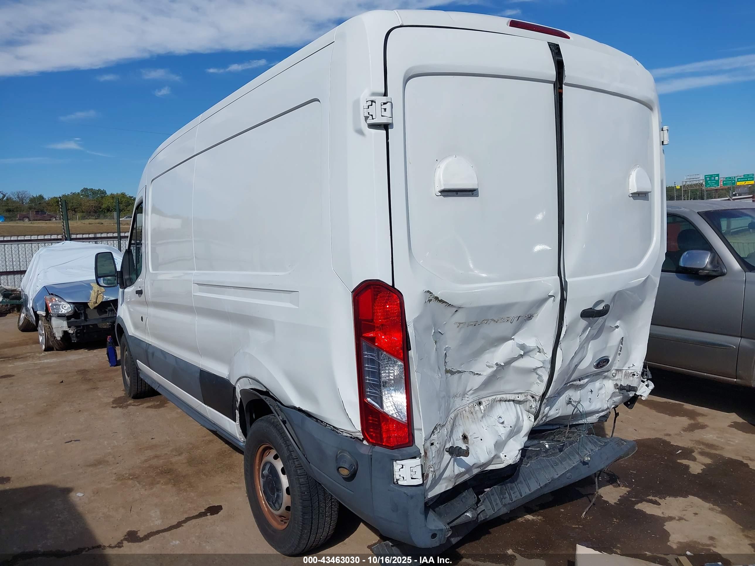 FORD TRANSIT-150 image 3