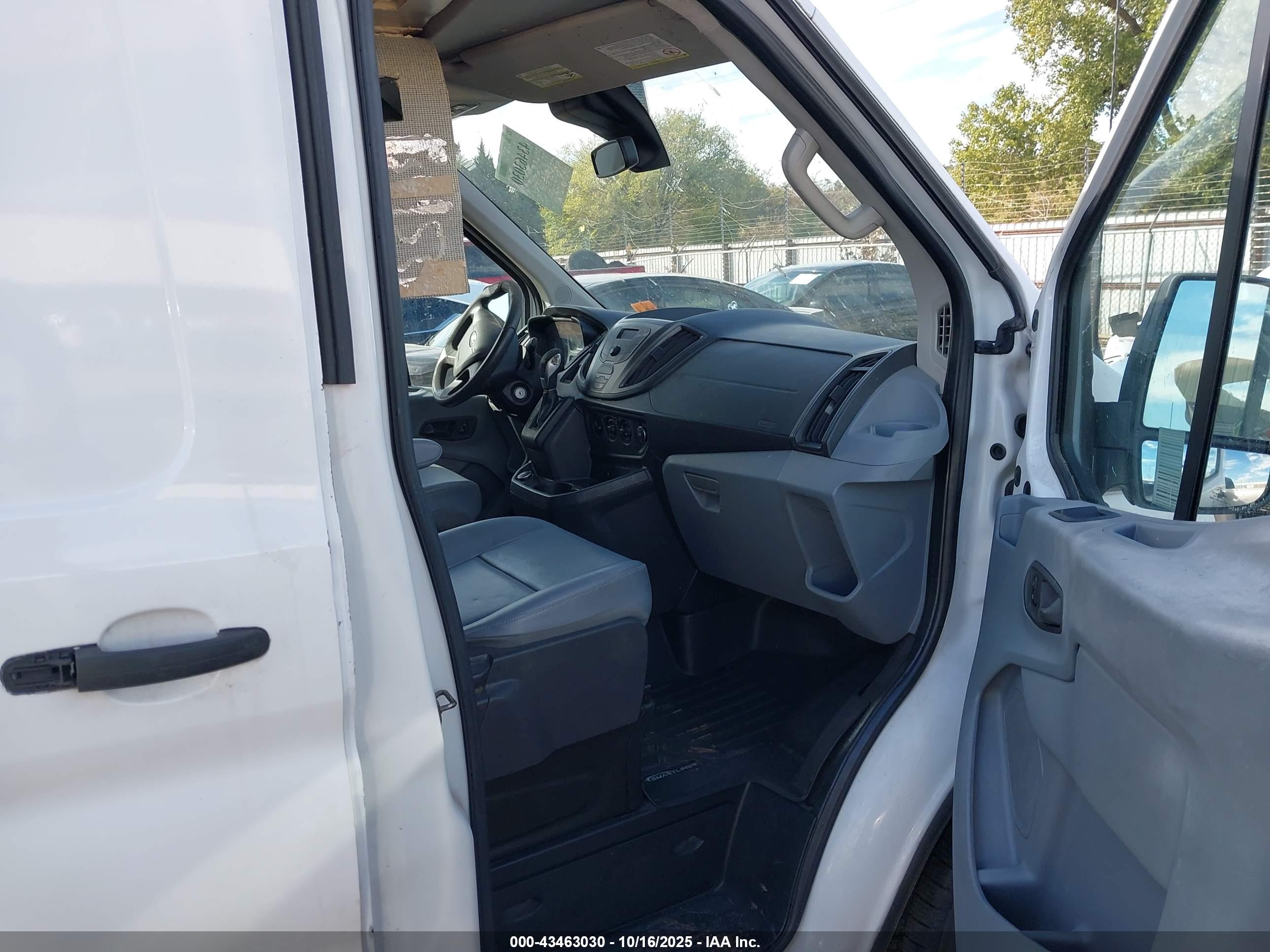 FORD TRANSIT-150 image 5