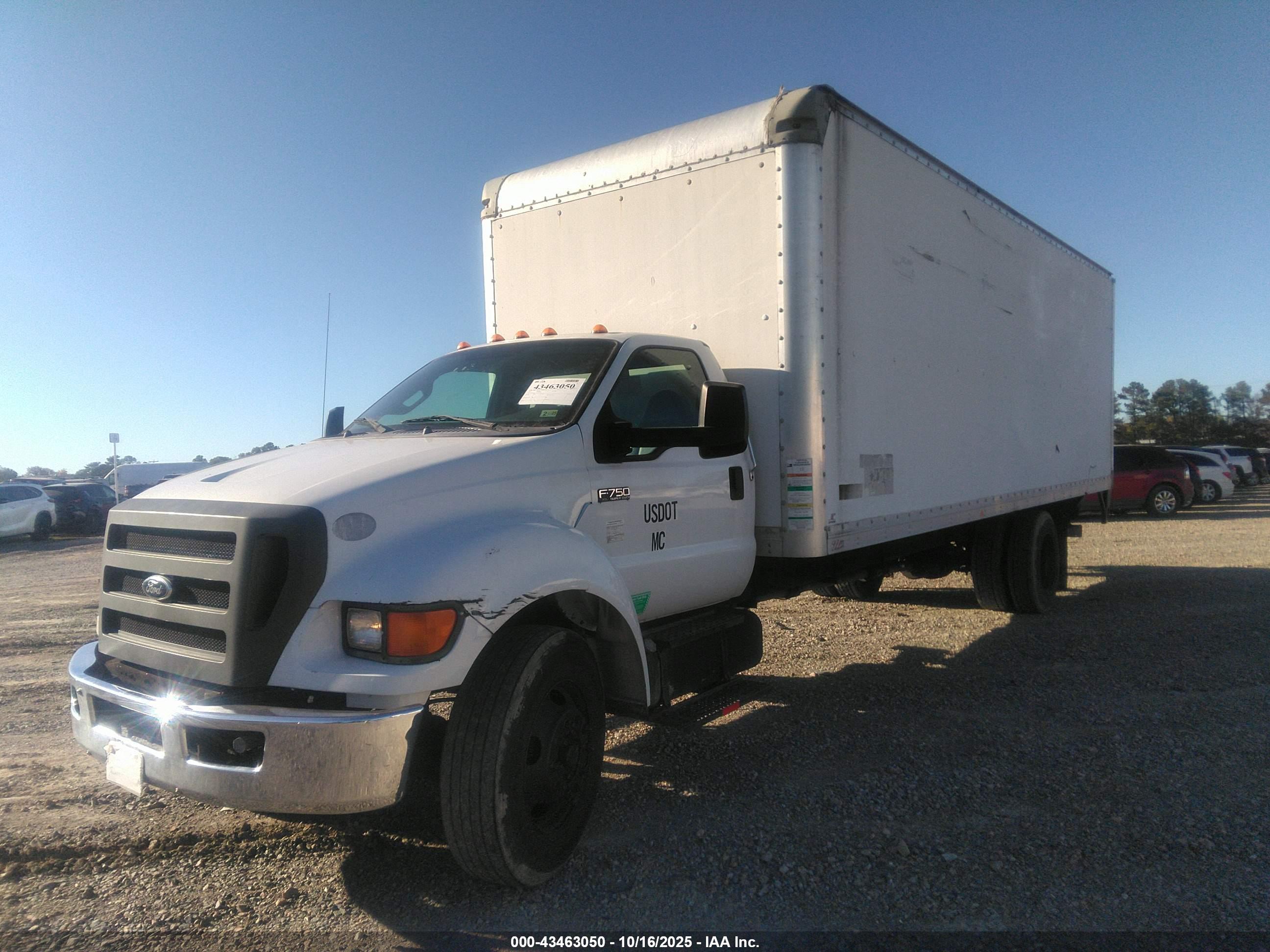 FORD F-750 image 2