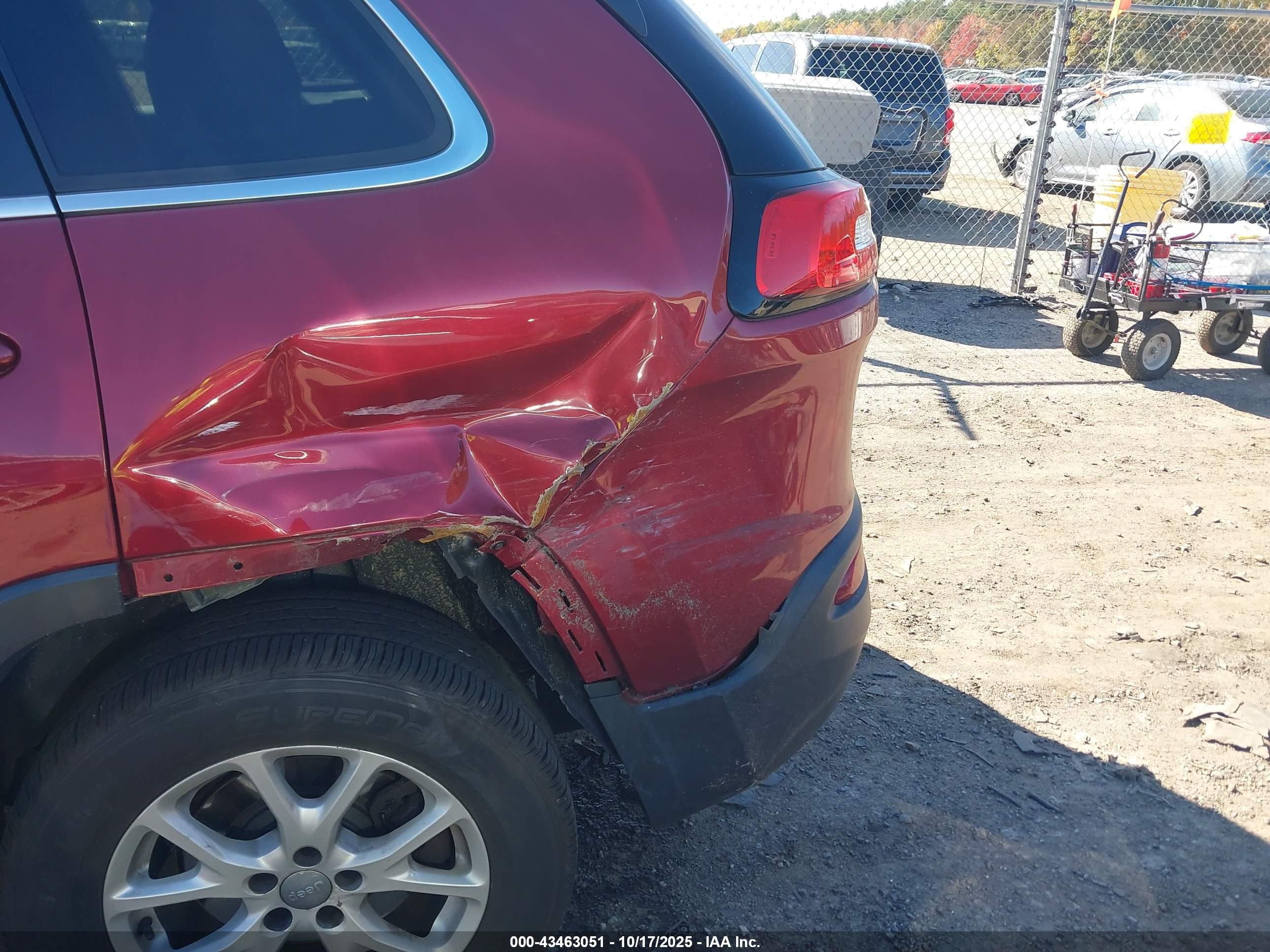 JEEP CHEROKEE image 6