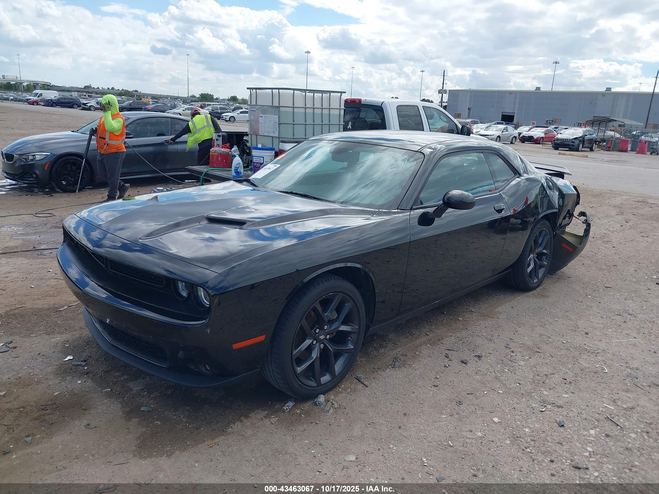 DODGE CHALLENGER image 2