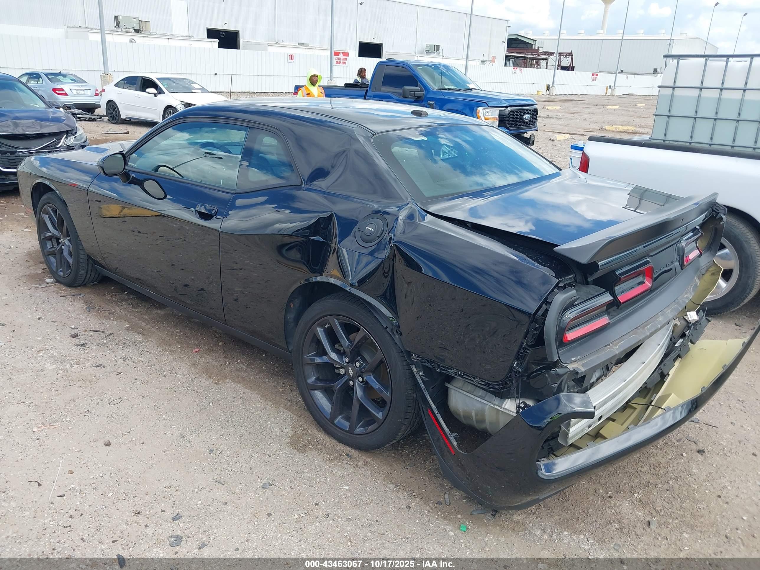 DODGE CHALLENGER image 3