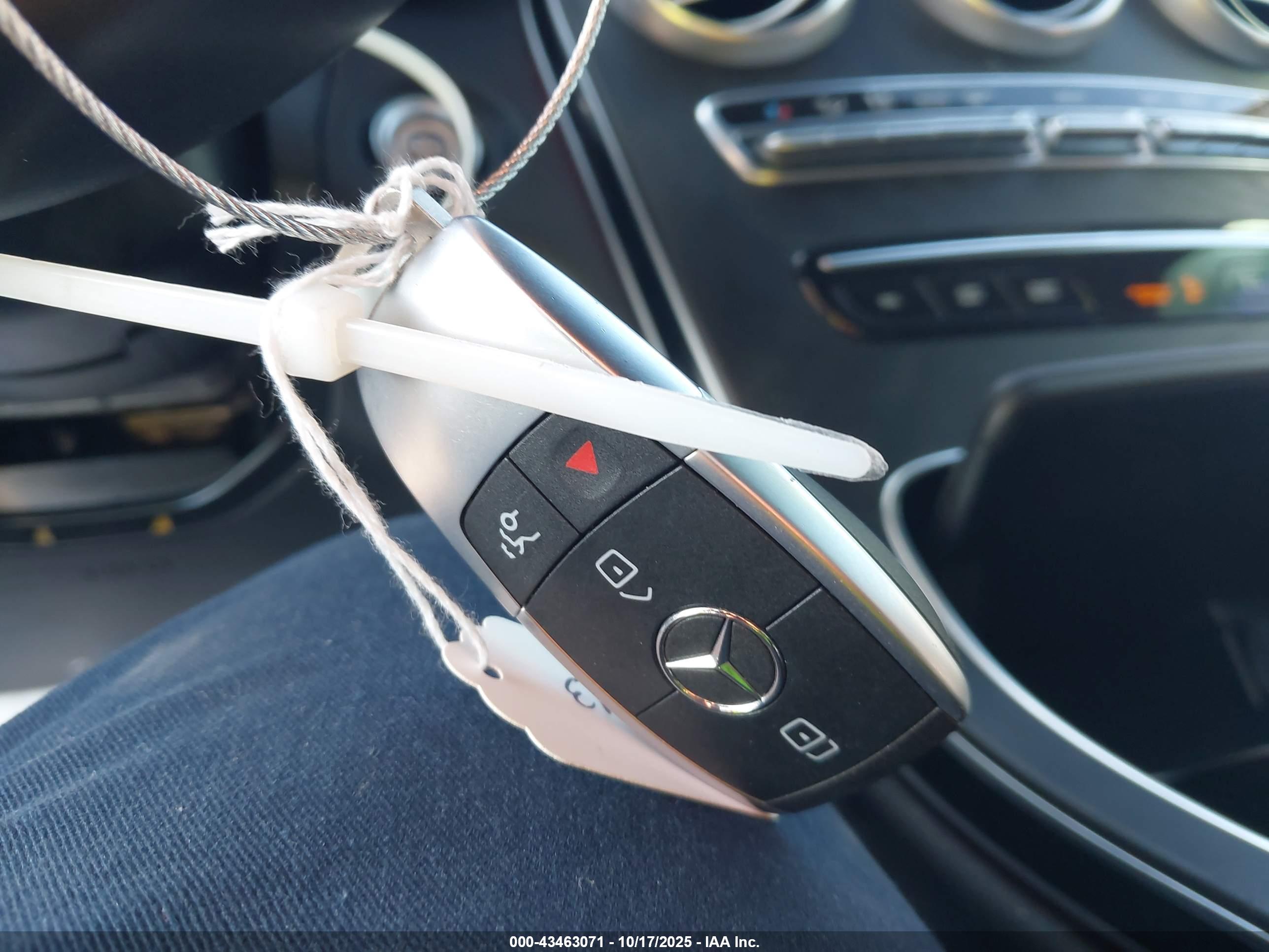 MERCEDES-BENZ GLC image 11