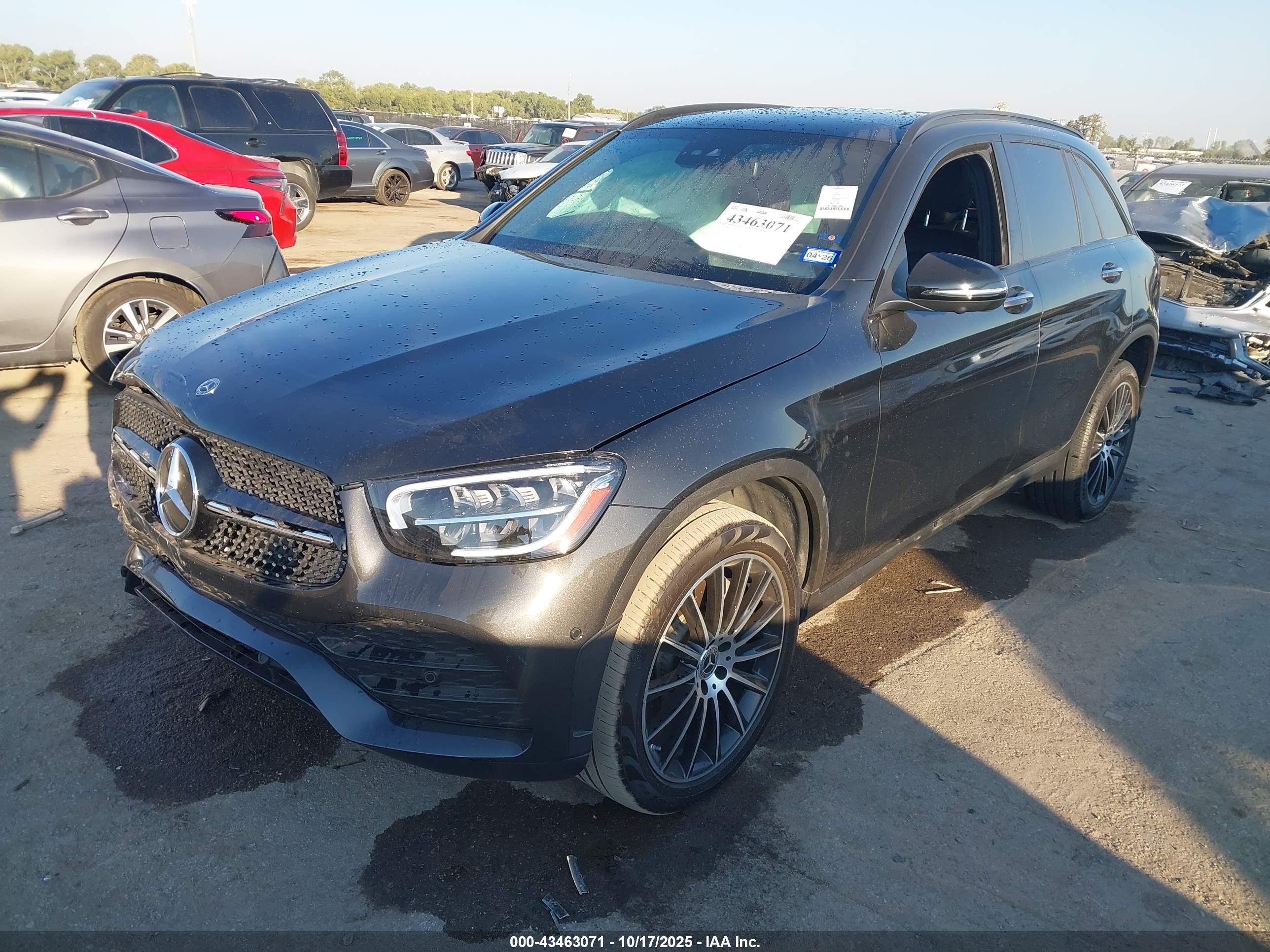 MERCEDES-BENZ GLC image 2