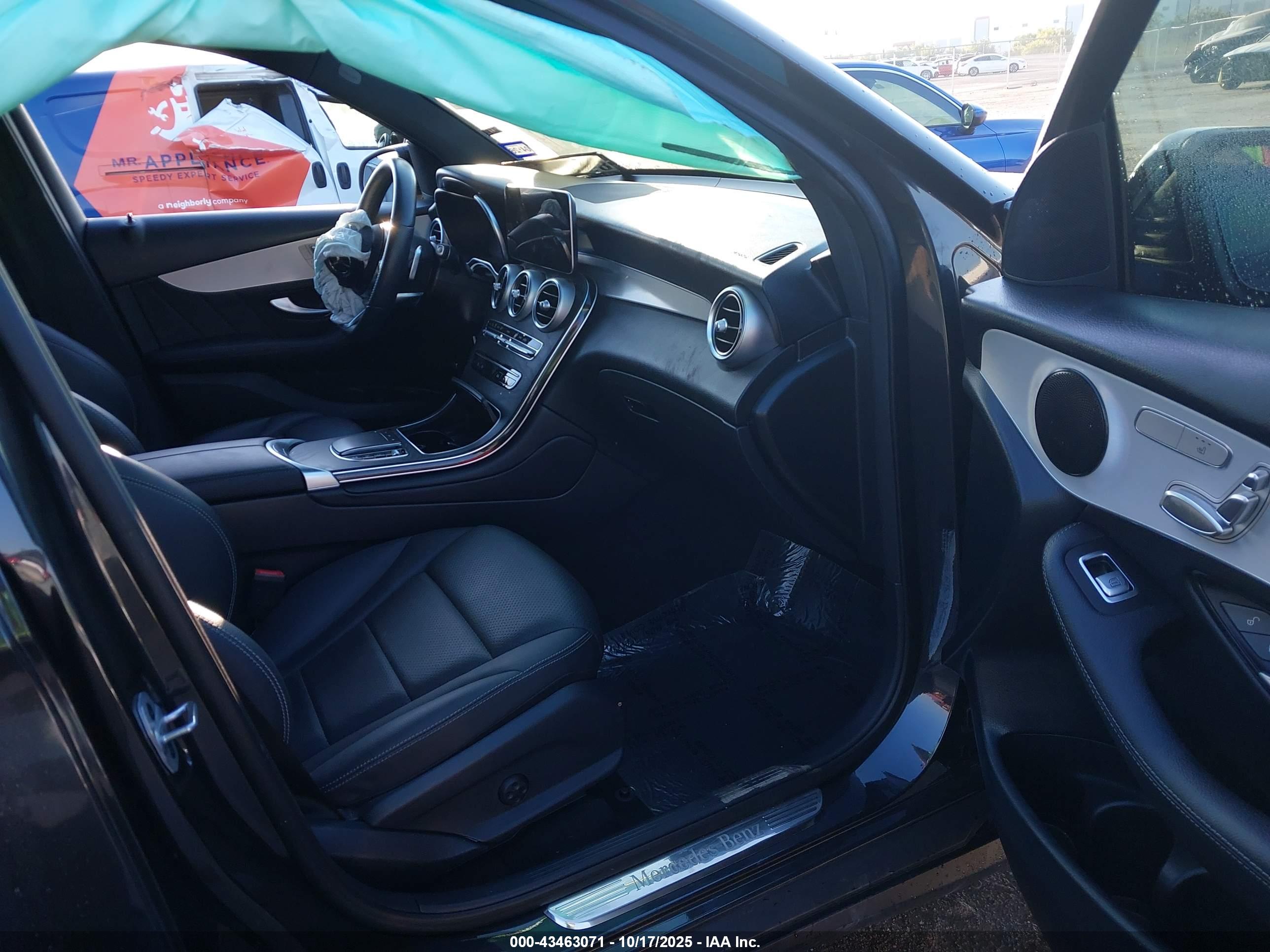 MERCEDES-BENZ GLC image 5