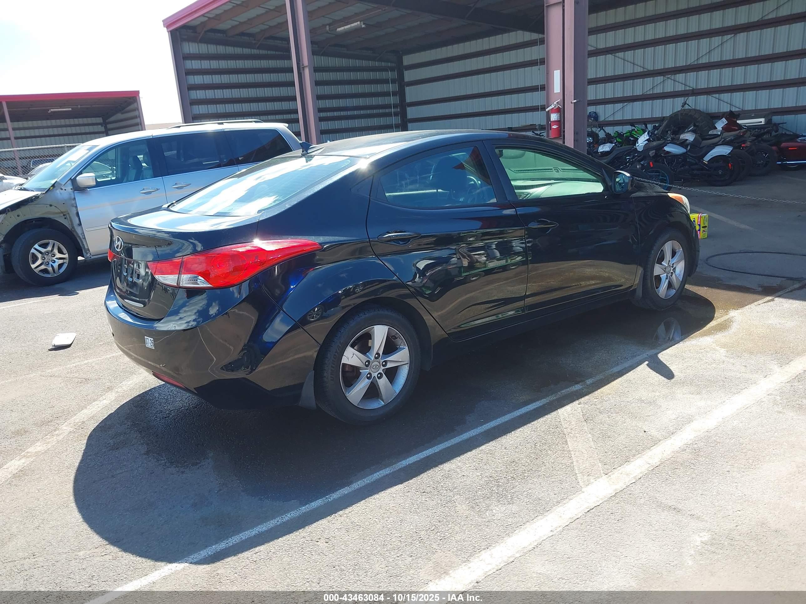 HYUNDAI ELANTRA image 4