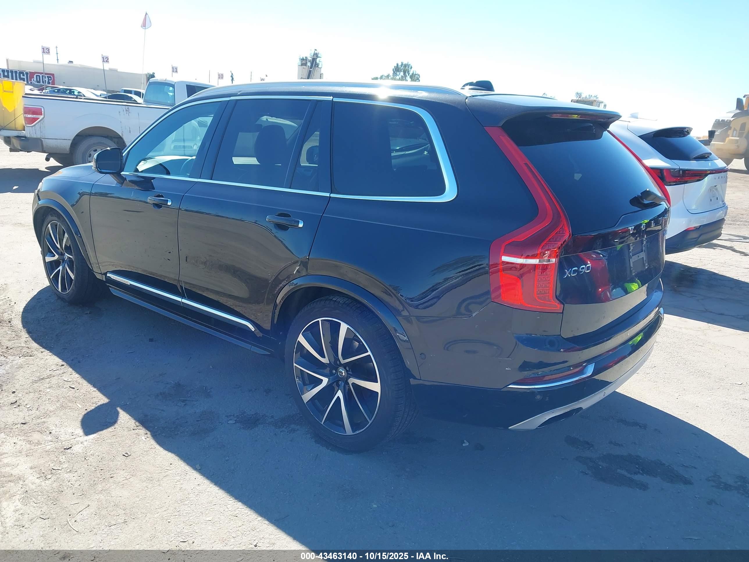 VOLVO XC90 image 3