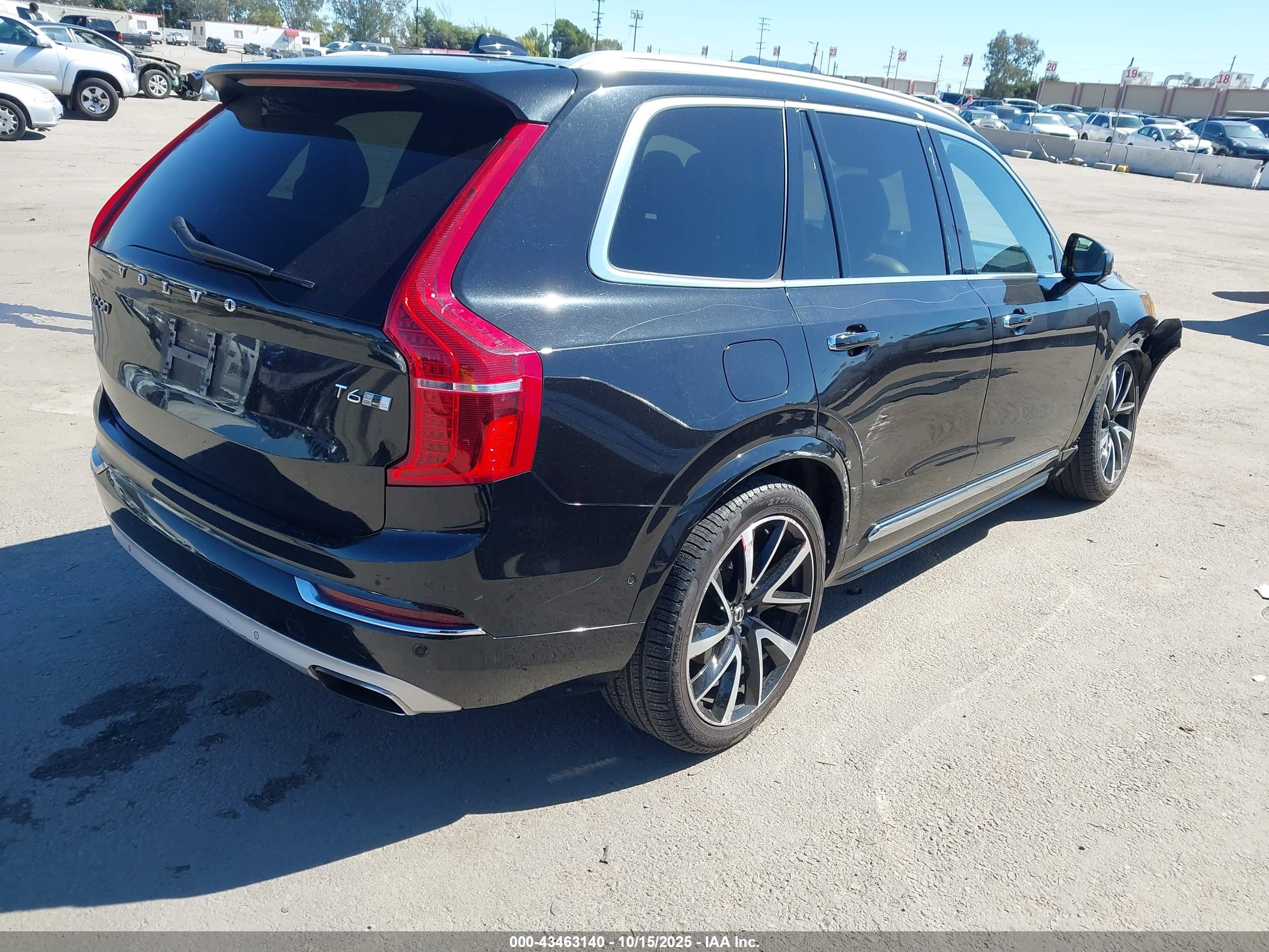 VOLVO XC90 image 4