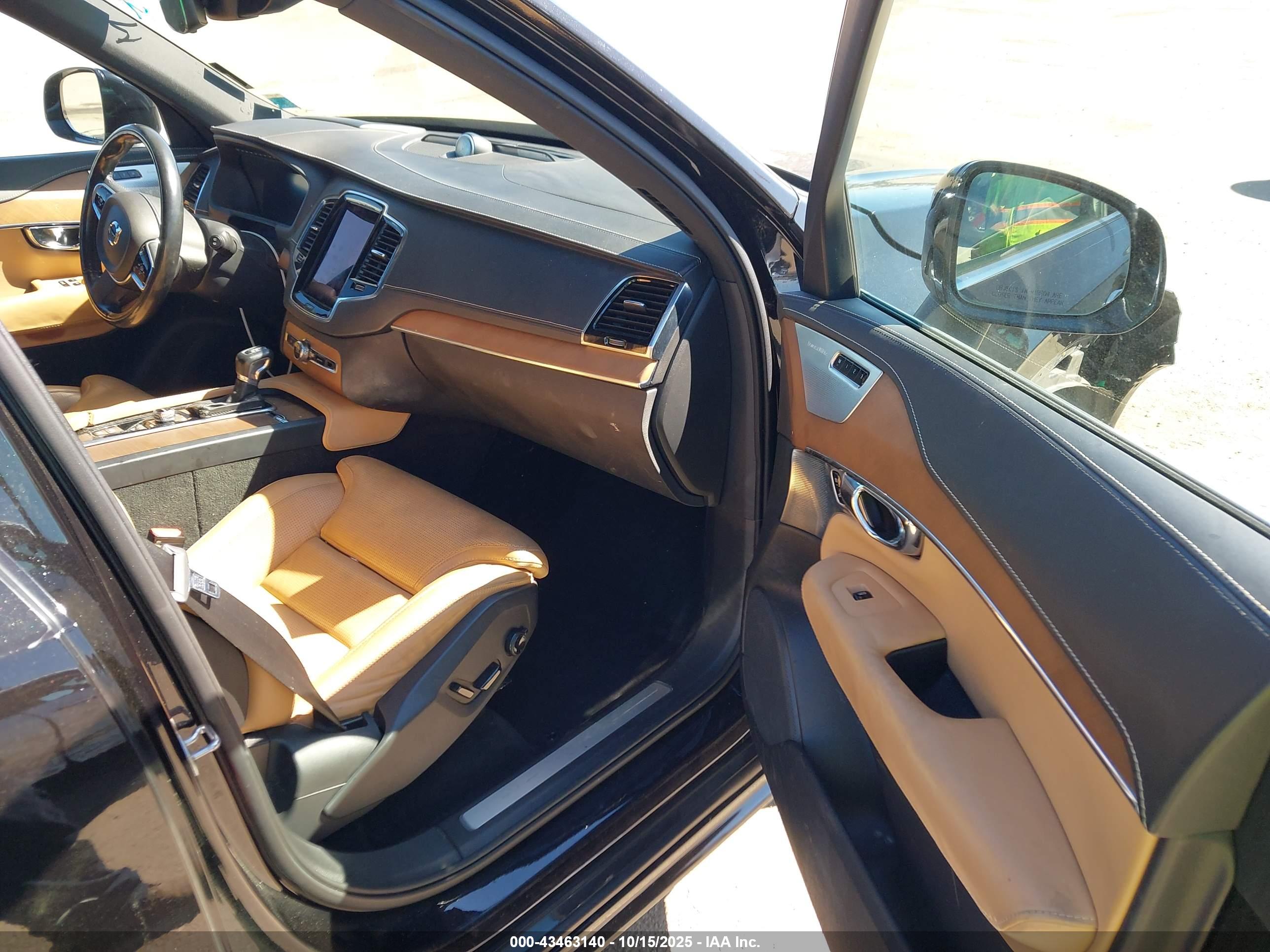 VOLVO XC90 image 5