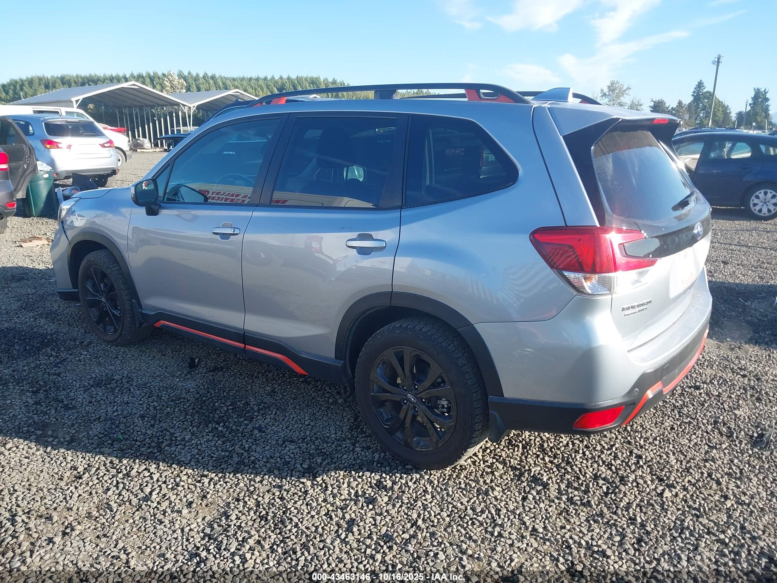 SUBARU FORESTER image 3