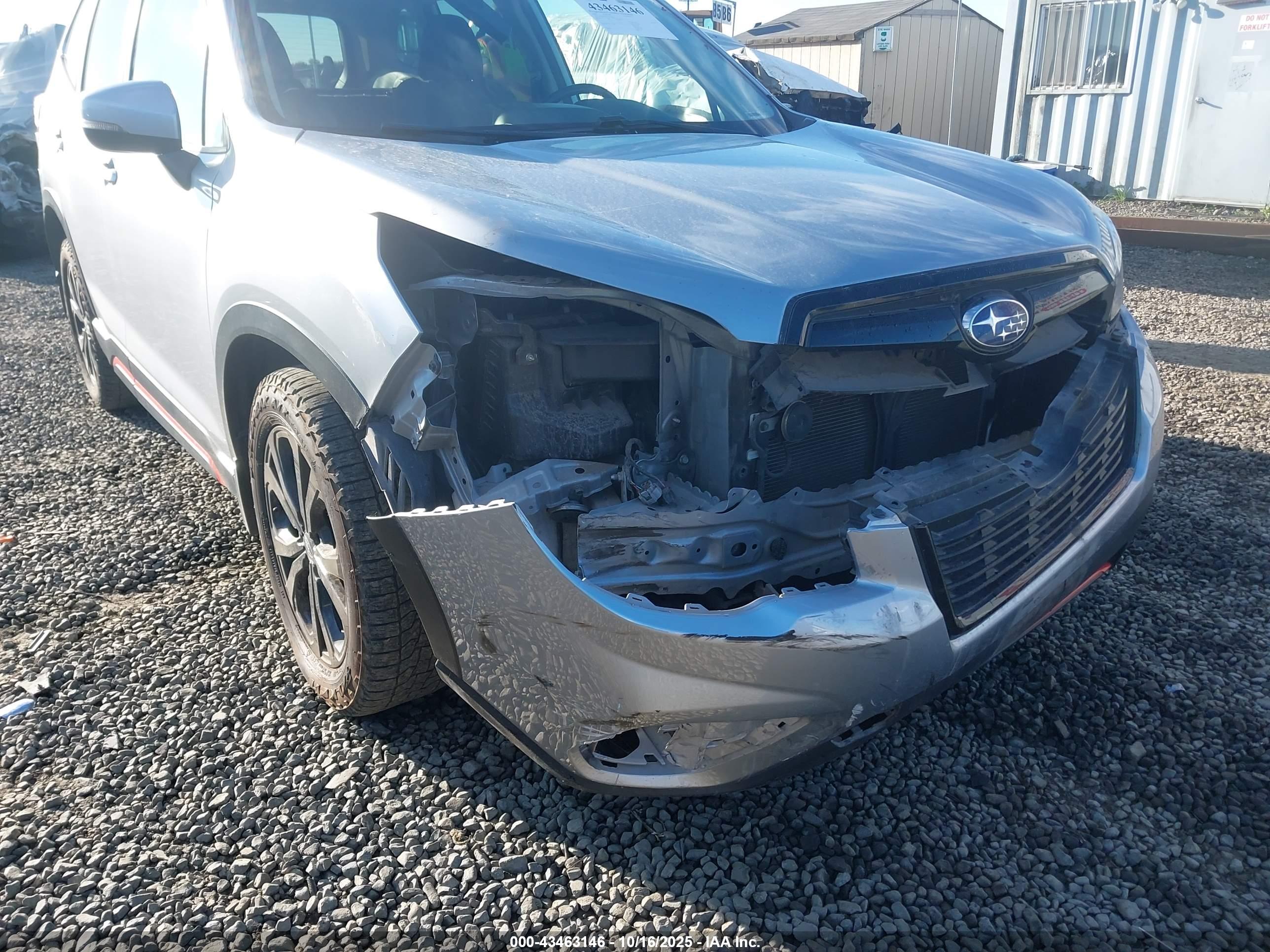 SUBARU FORESTER image 6