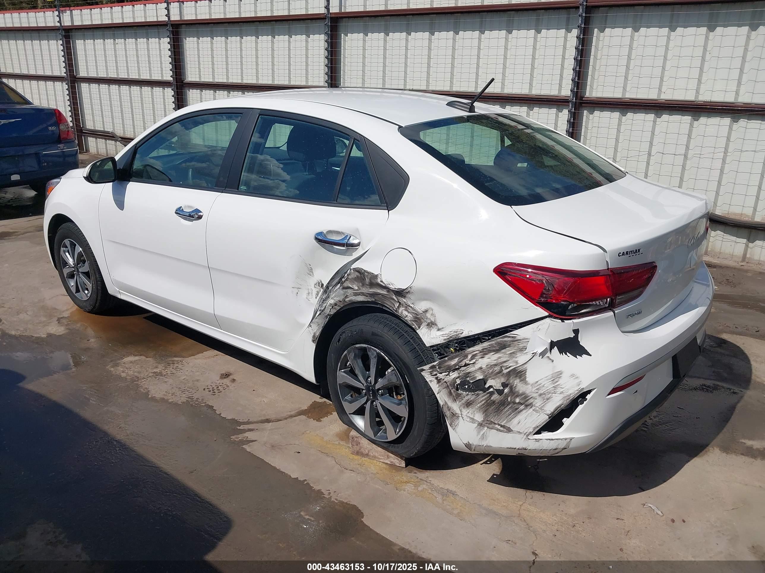 KIA RIO image 3