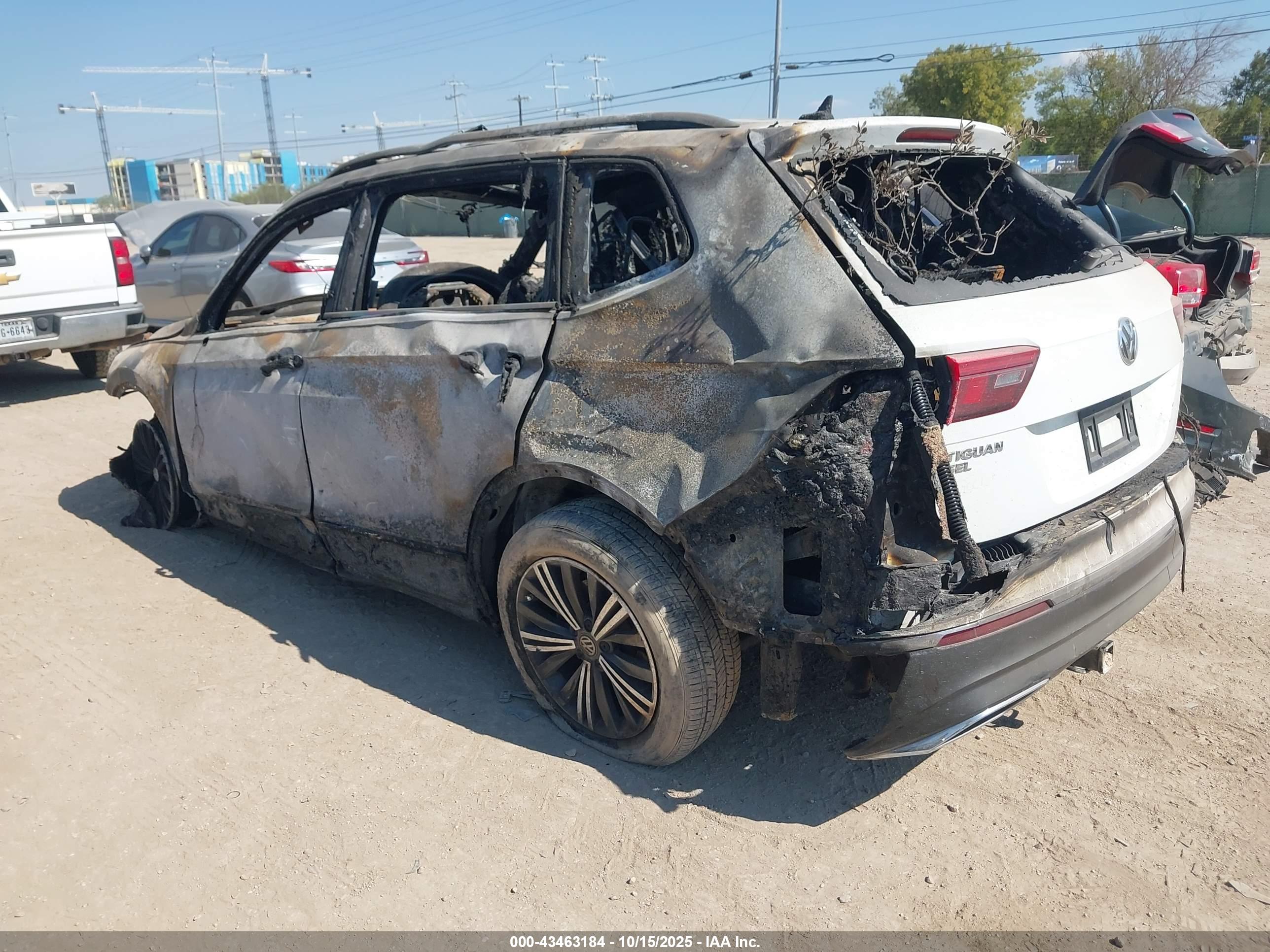 VOLKSWAGEN TIGUAN image 3