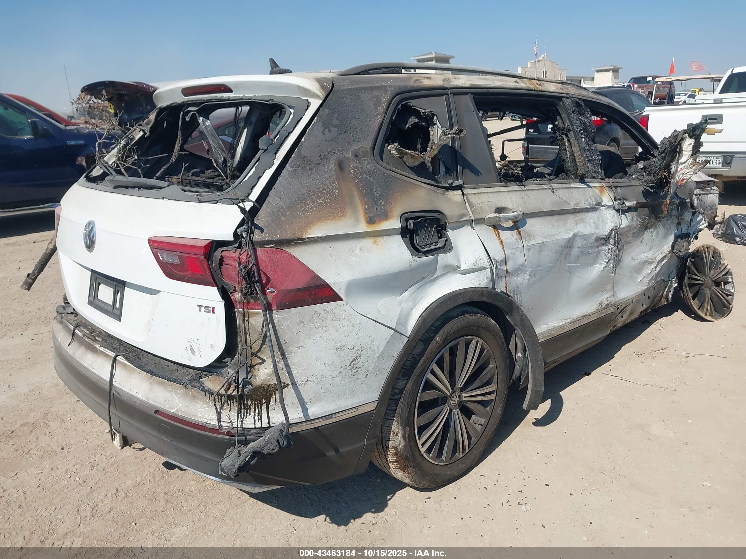VOLKSWAGEN TIGUAN image 4