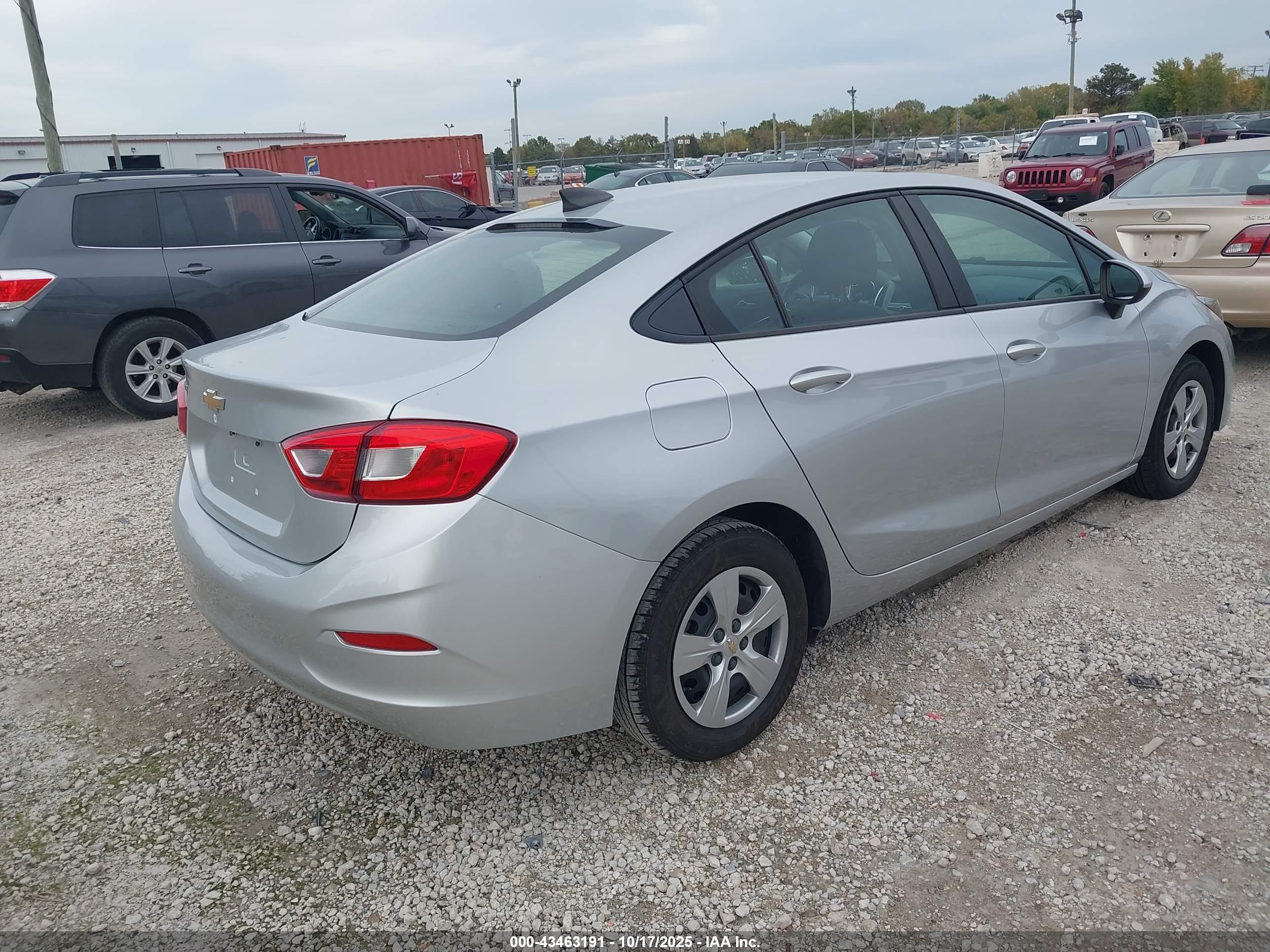 CHEVROLET CRUZE image 4