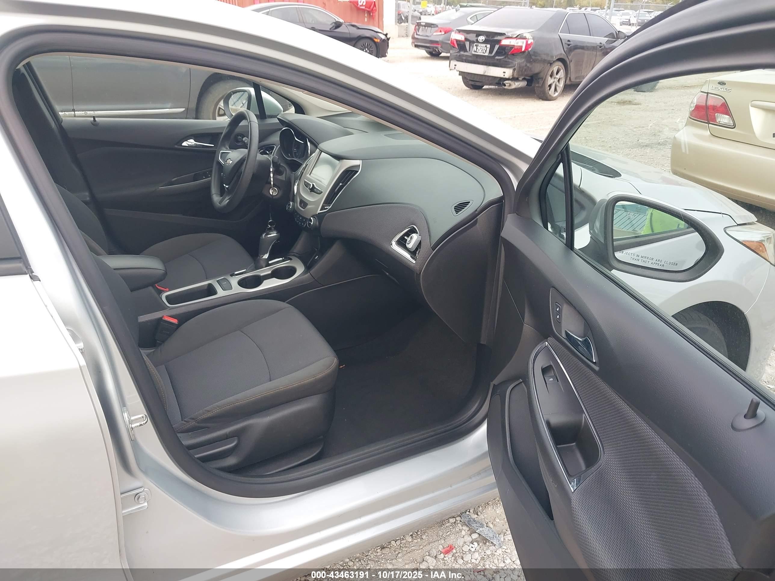 CHEVROLET CRUZE image 5