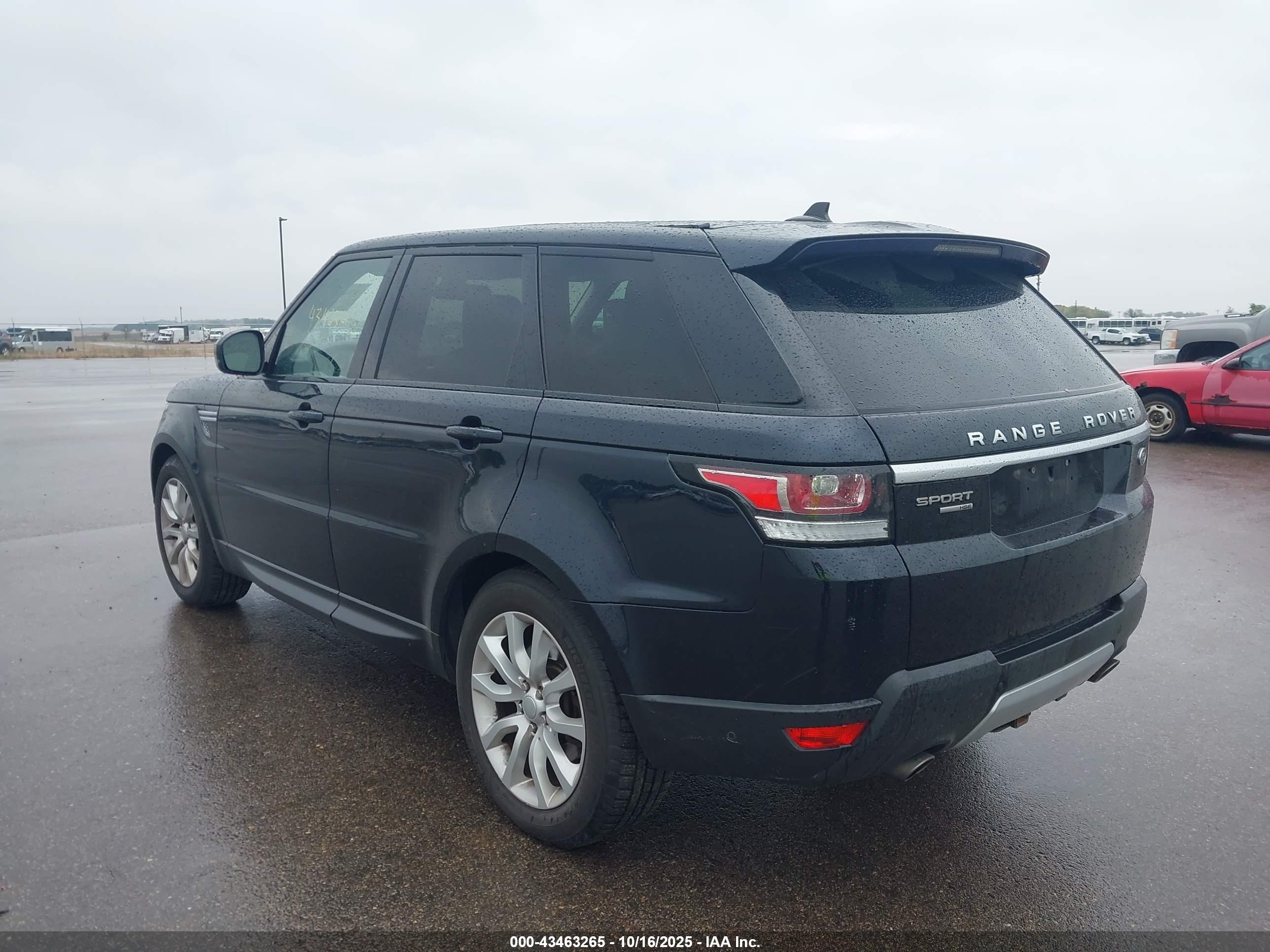 LAND ROVER image 3