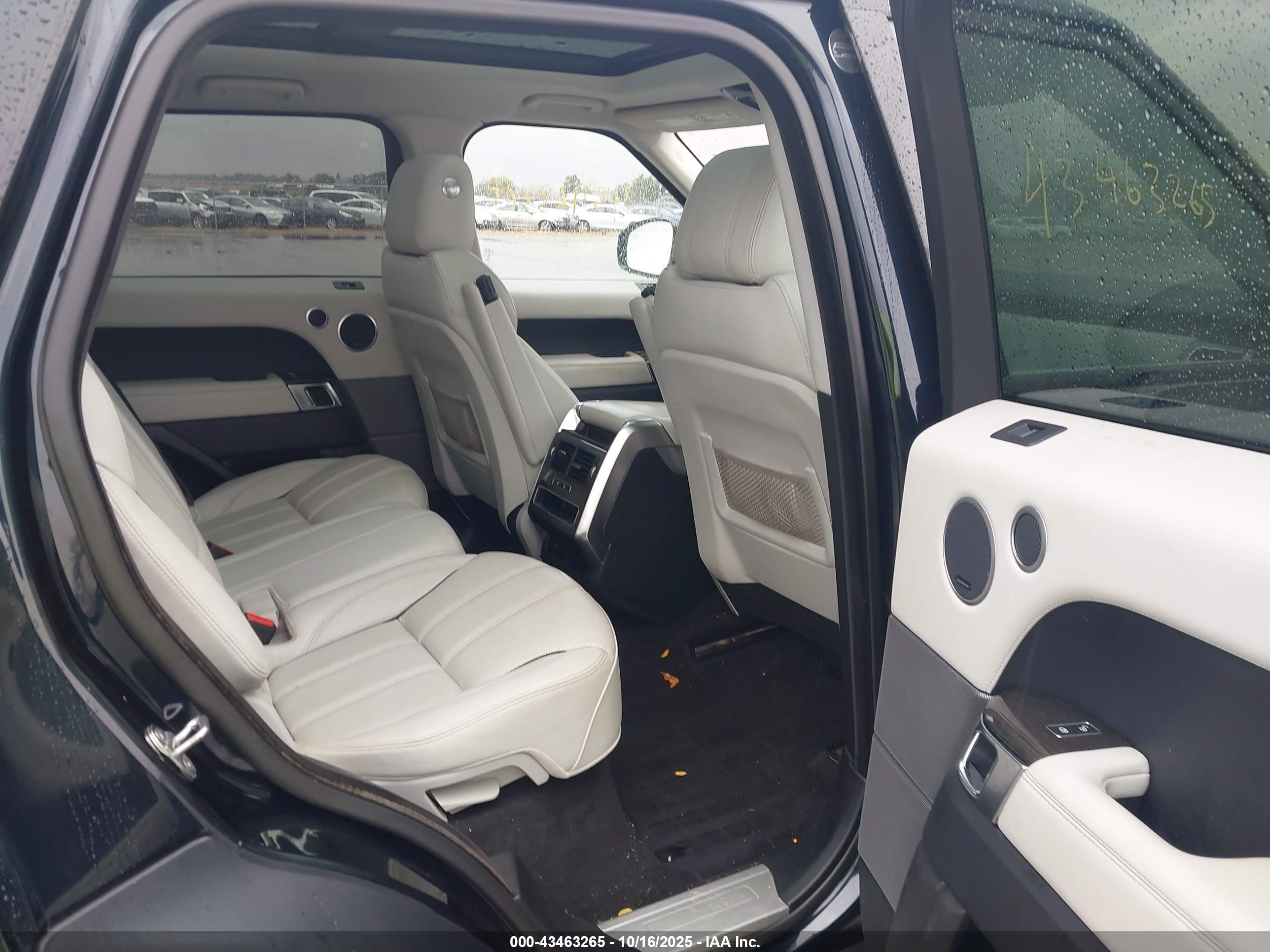LAND ROVER image 8