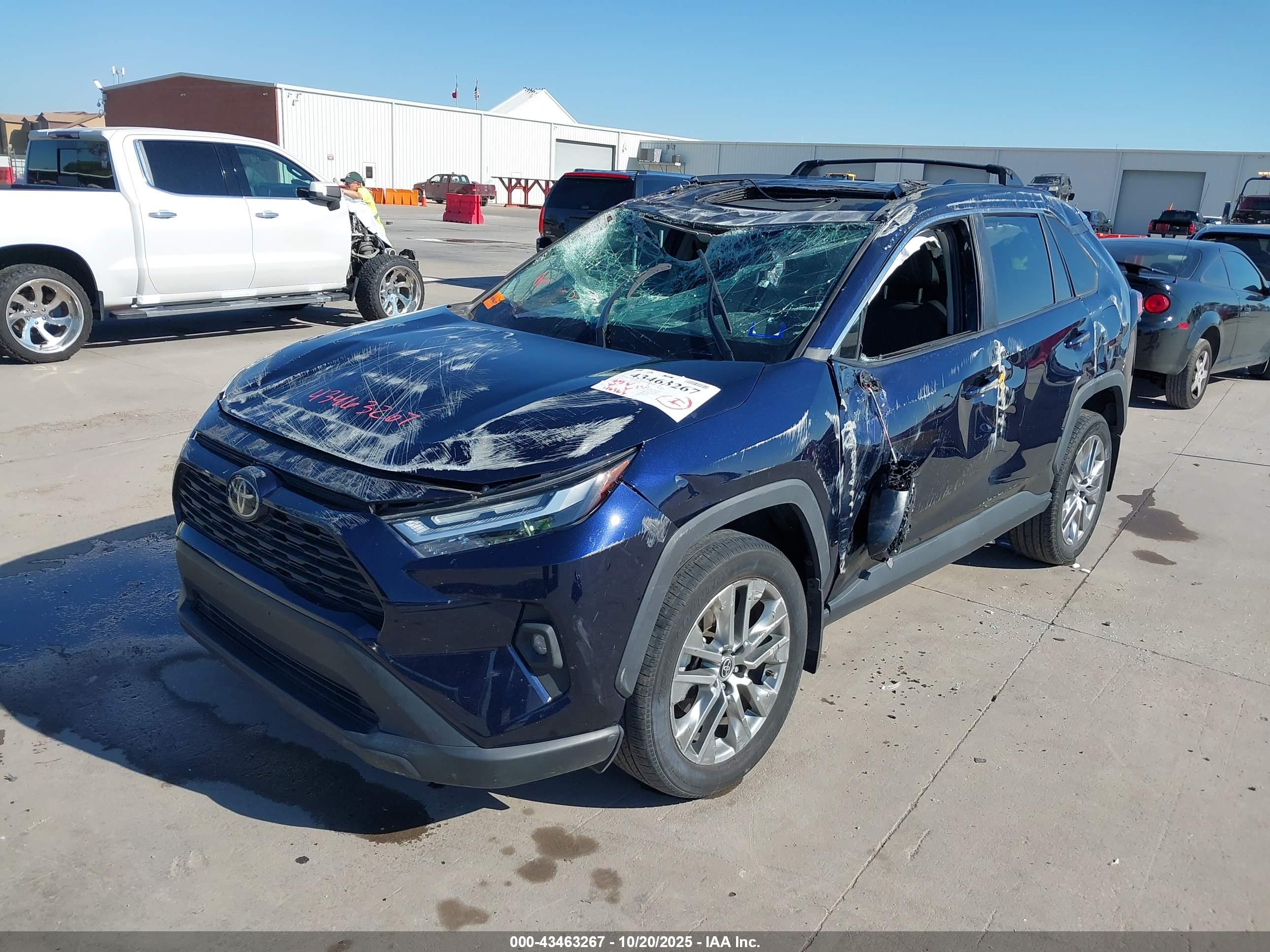 TOYOTA RAV4 image 2