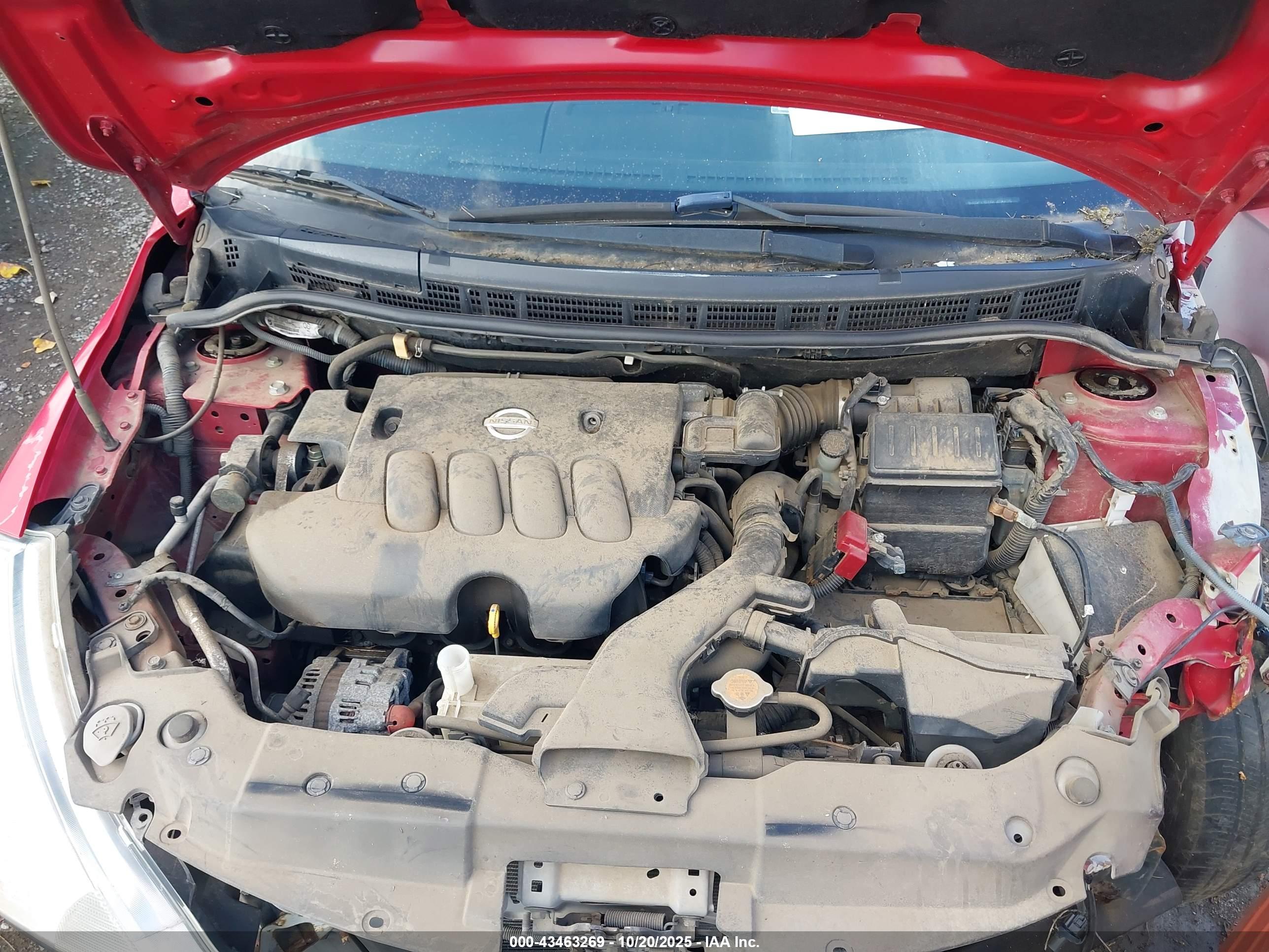 NISSAN VERSA image 10