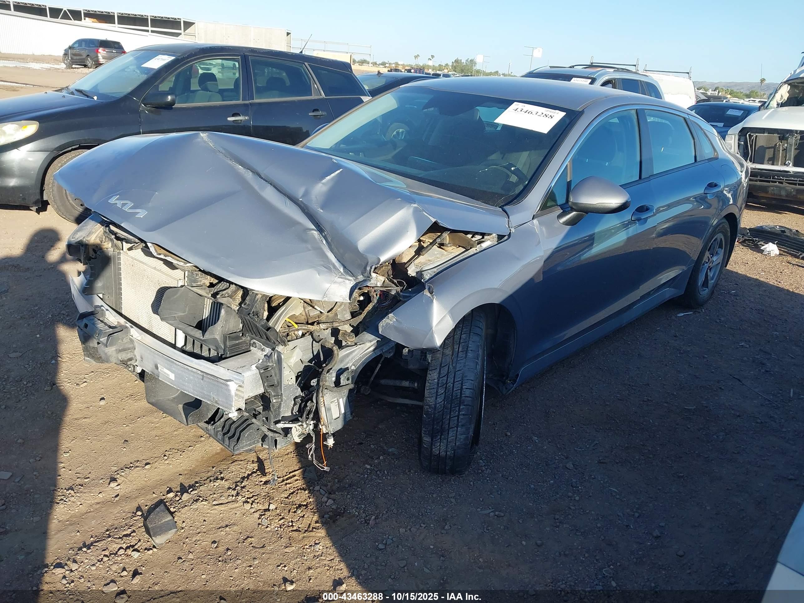KIA K5 image 2