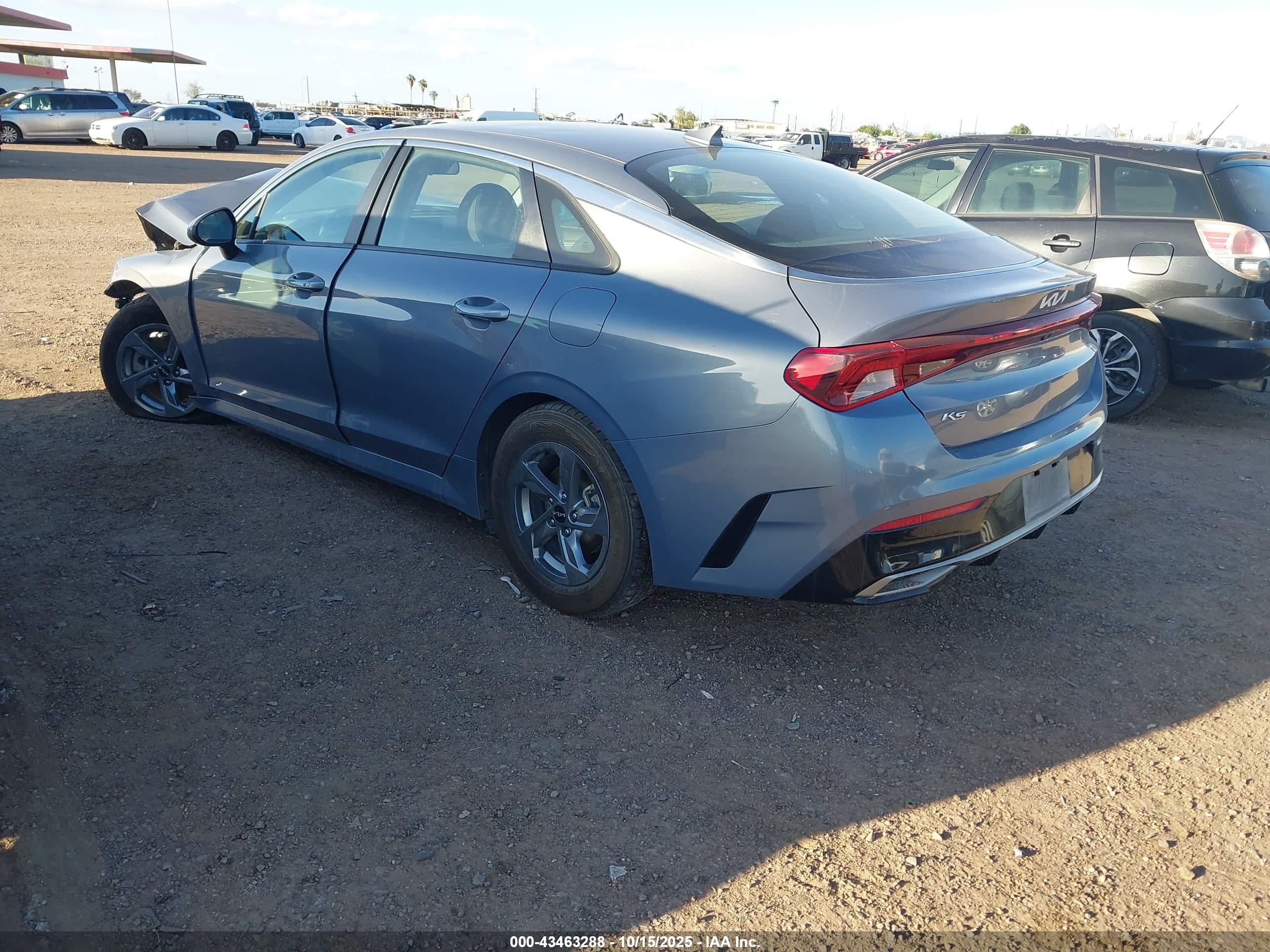KIA K5 image 3