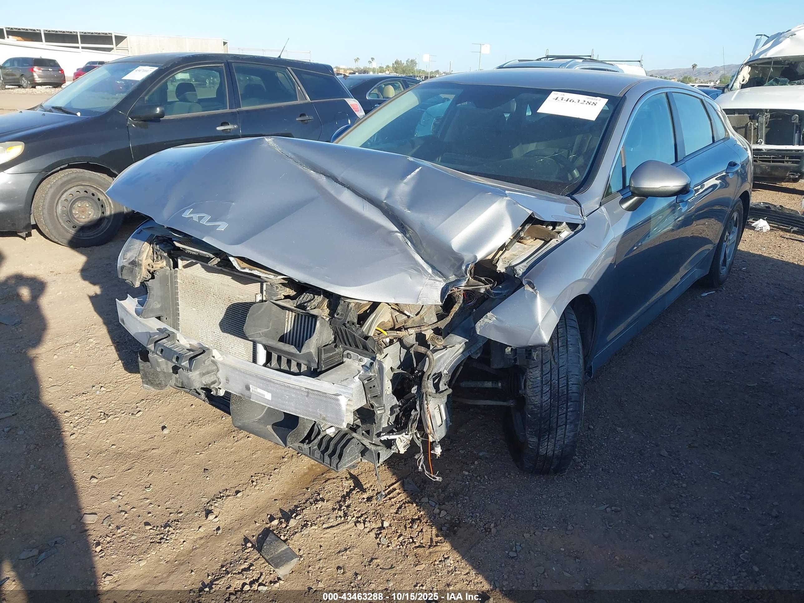 KIA K5 image 6