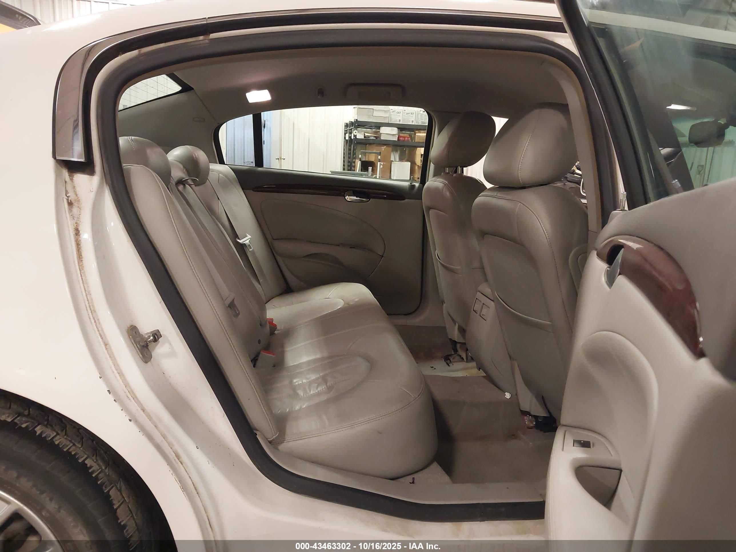 BUICK LUCERNE image 8