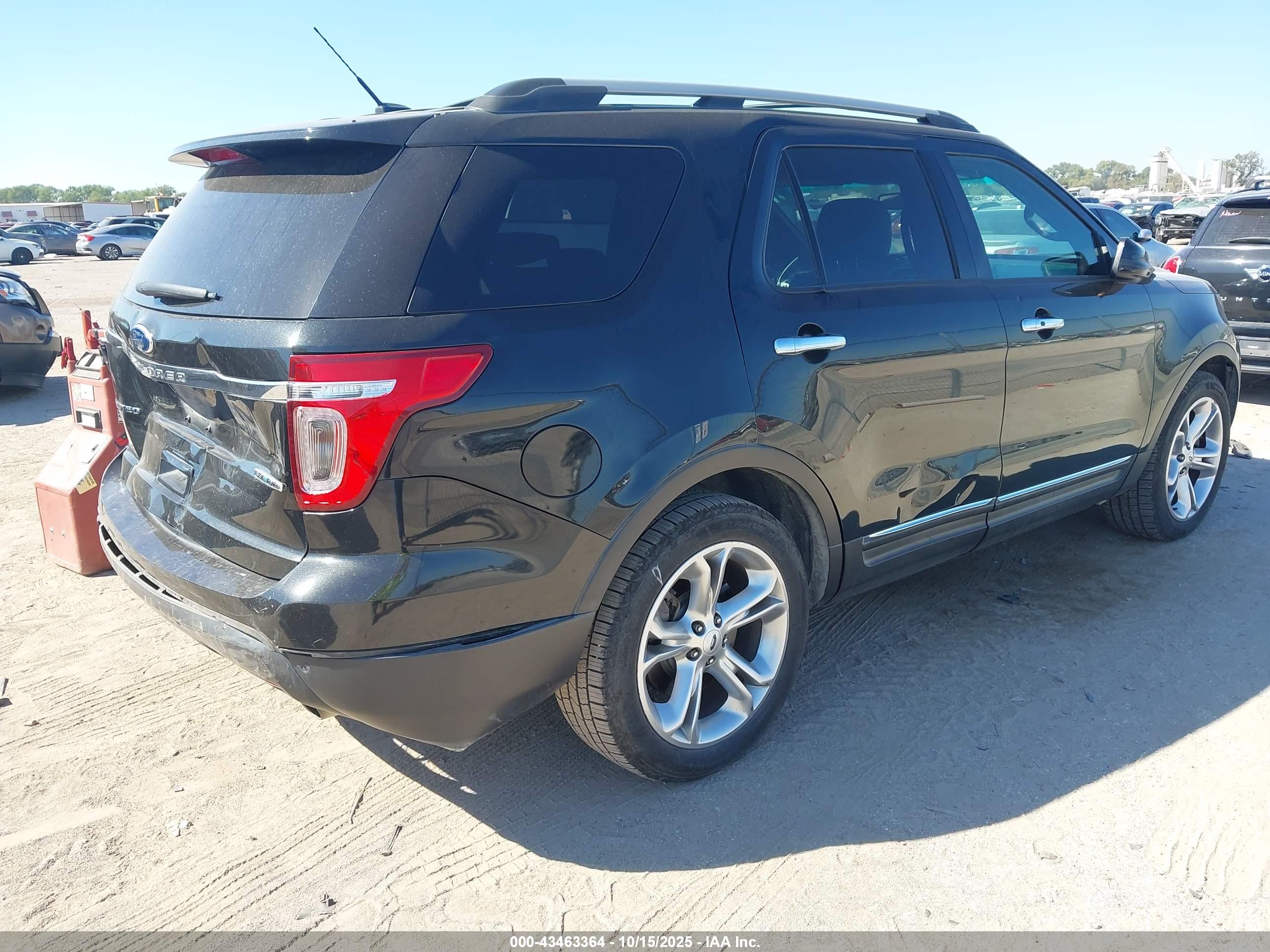 FORD EXPLORER image 4