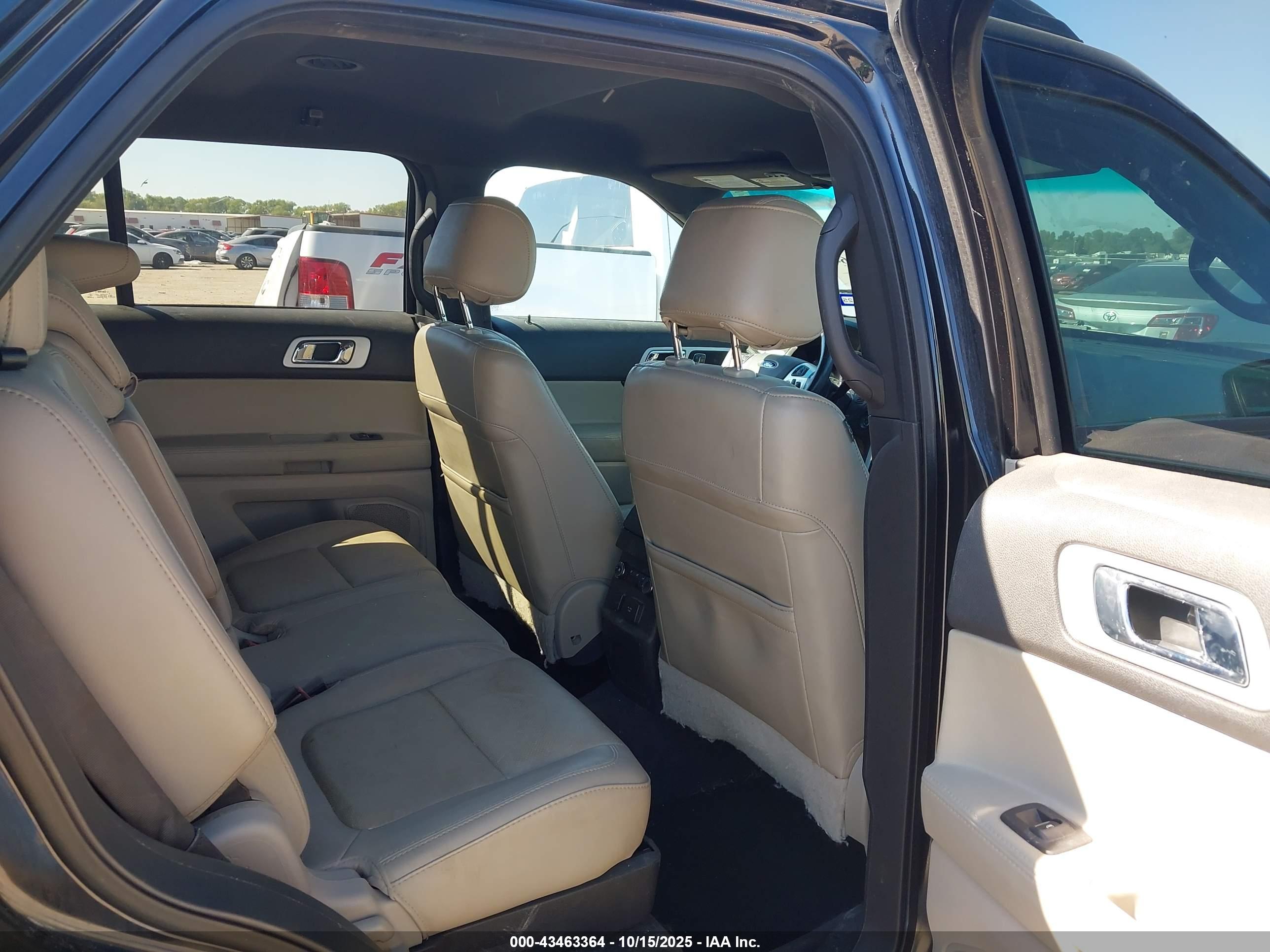 FORD EXPLORER image 8